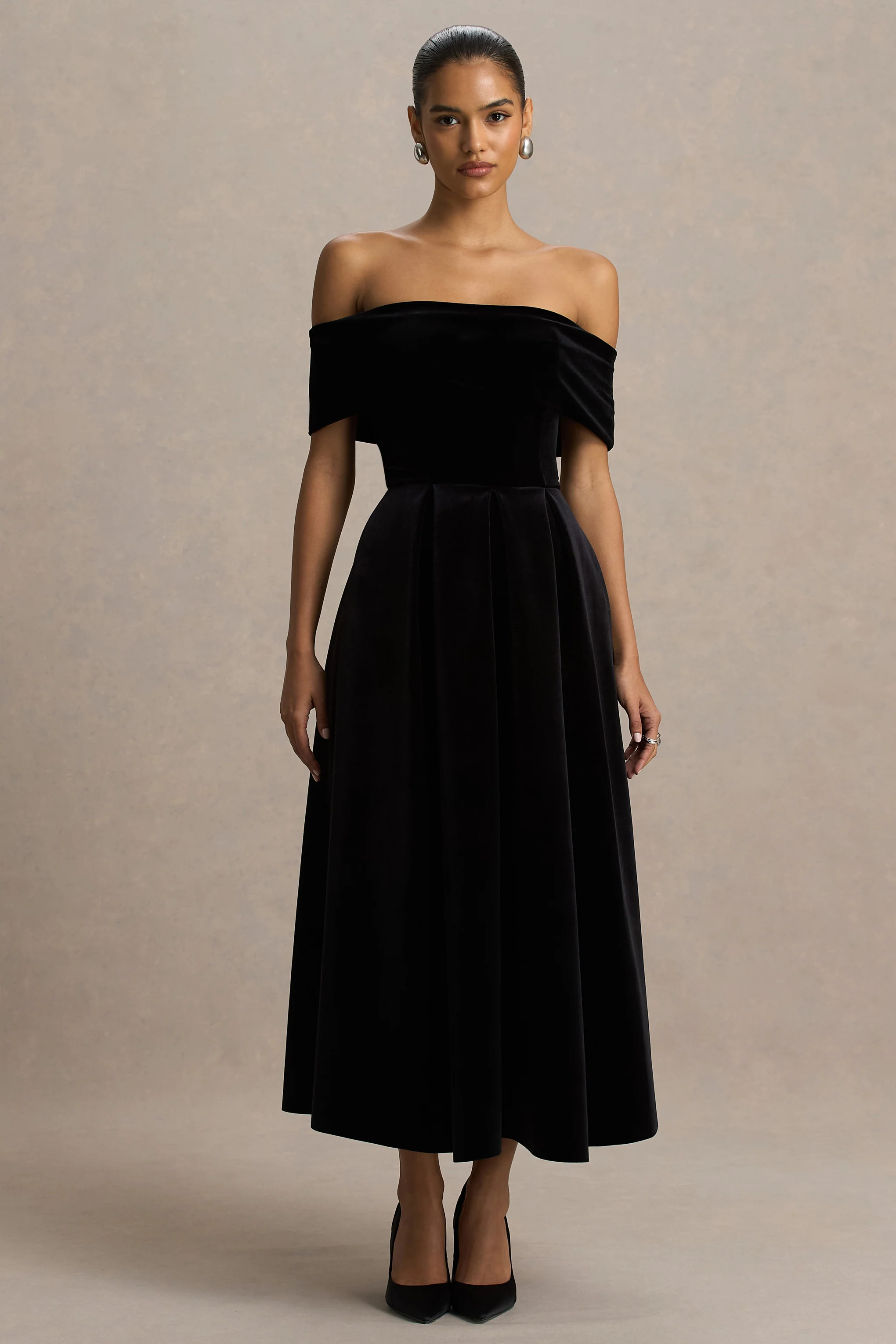 Ablaze | Zwarte Fluwelen Bardot Hals Maxi Jurk - Image 3