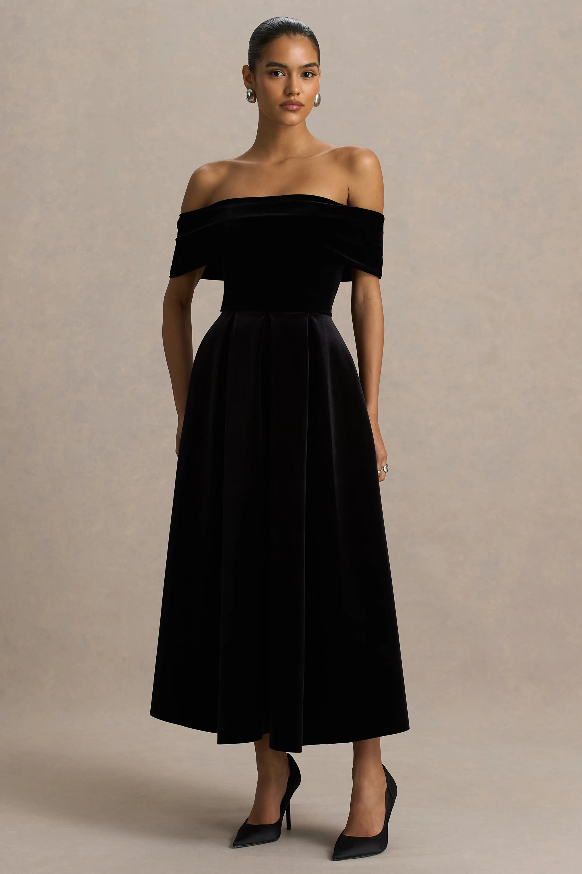 Ablaze | Zwarte Fluwelen Bardot Hals Maxi Jurk - Image 5