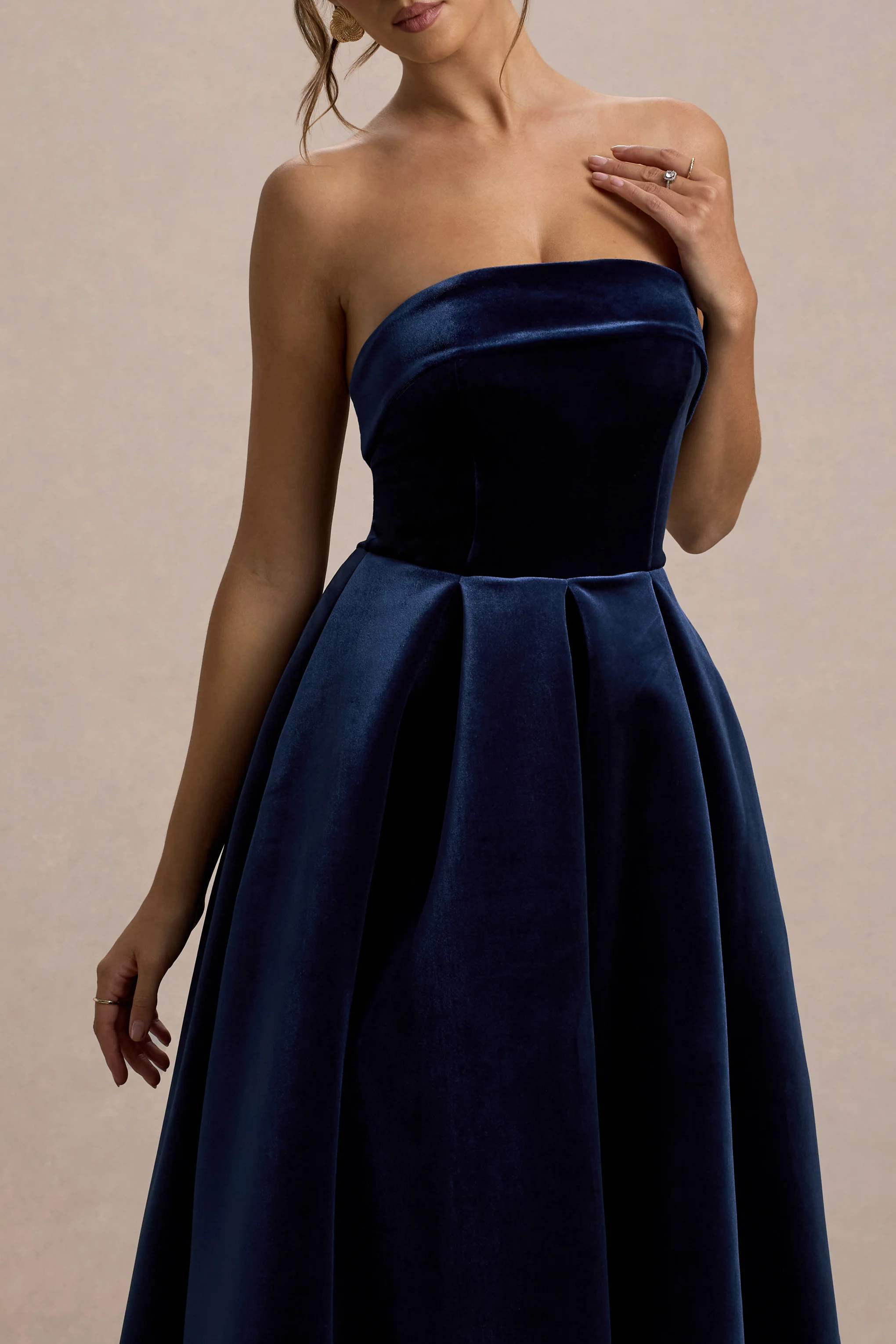 Addina | Marineblauwe Velours Bandeau Skater Midi Jurk - Image 5