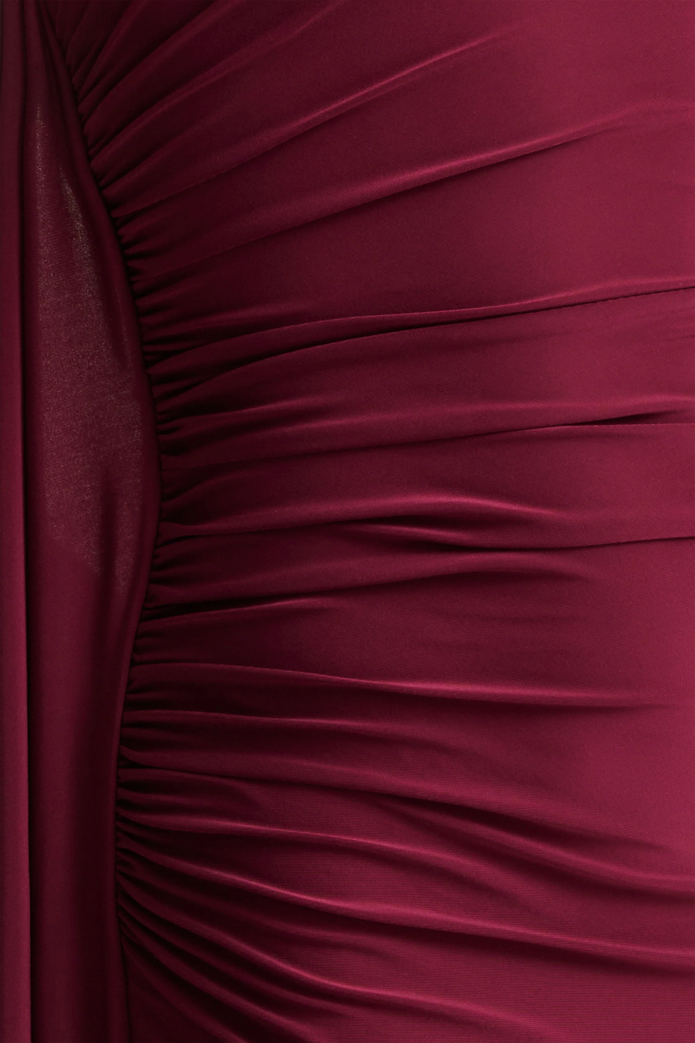 Adelina | Bordeaux Maxi Jurk Met Blote Schouder En Drapering - Image 5