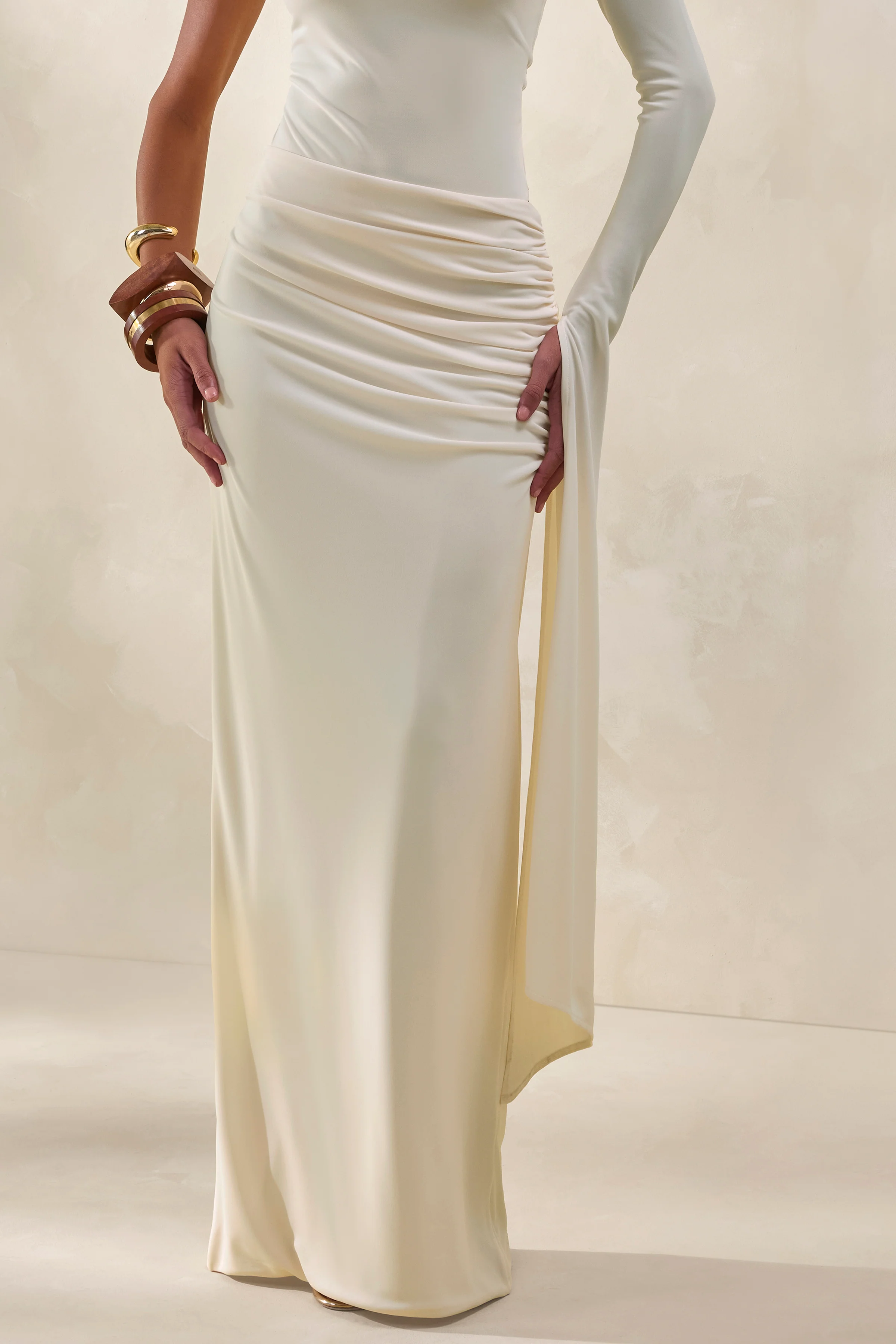 Adessa | Crème Asymmetrische Taille Gerimpelde Maxi Rok - Image 2