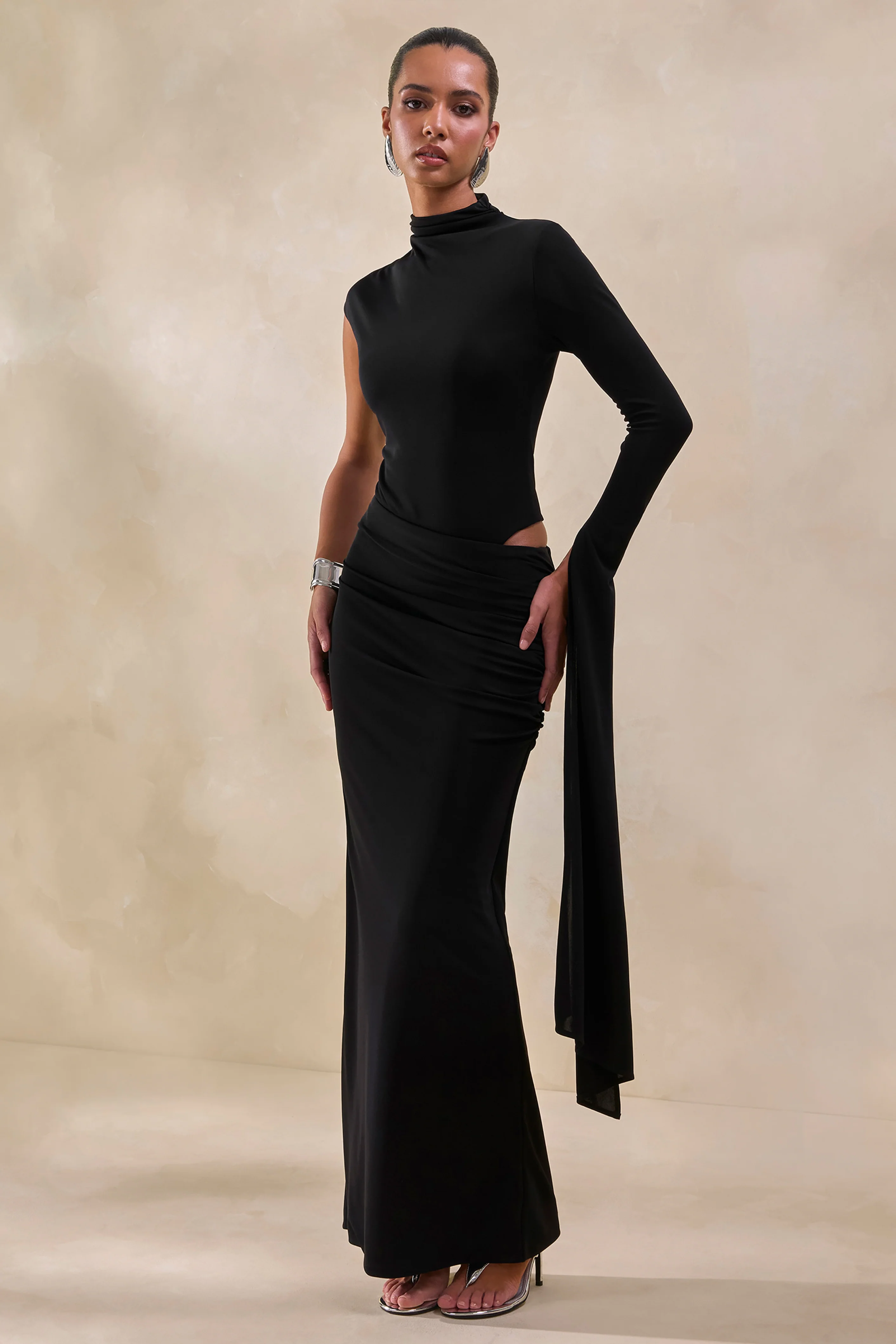 Adessa | Zwart Gerimpelde Maxi Rok Met Asymmetrische Taille - Image 5