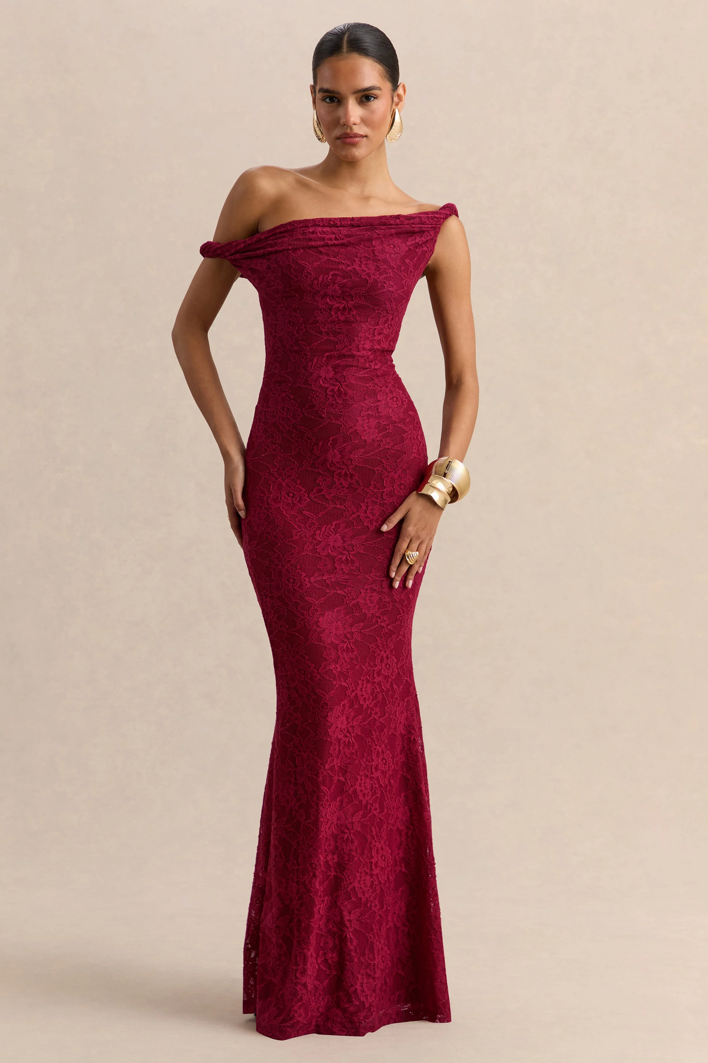Afina | Bordeaux Kanten Maxi Jurk Met Asymmetrische Hals