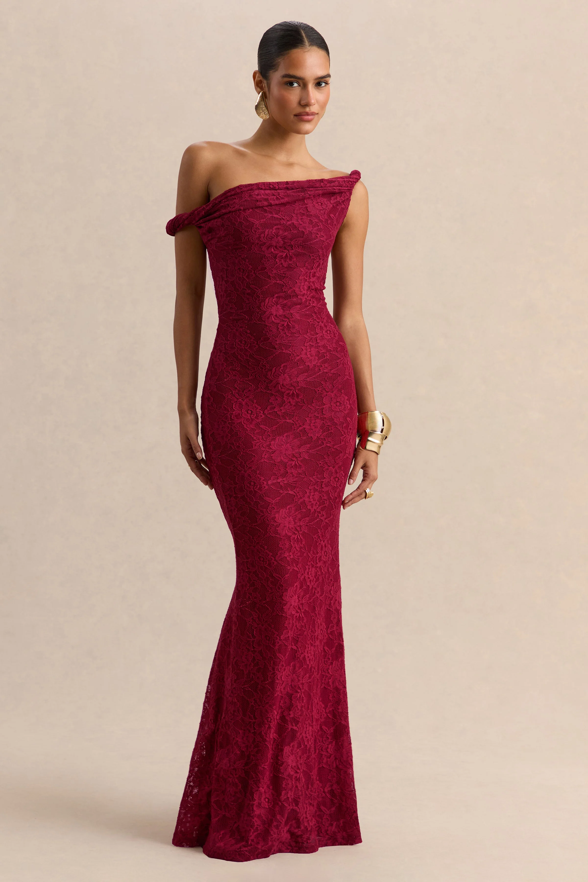 Afina | Bordeaux Kanten Maxi Jurk Met Asymmetrische Hals - Image 4