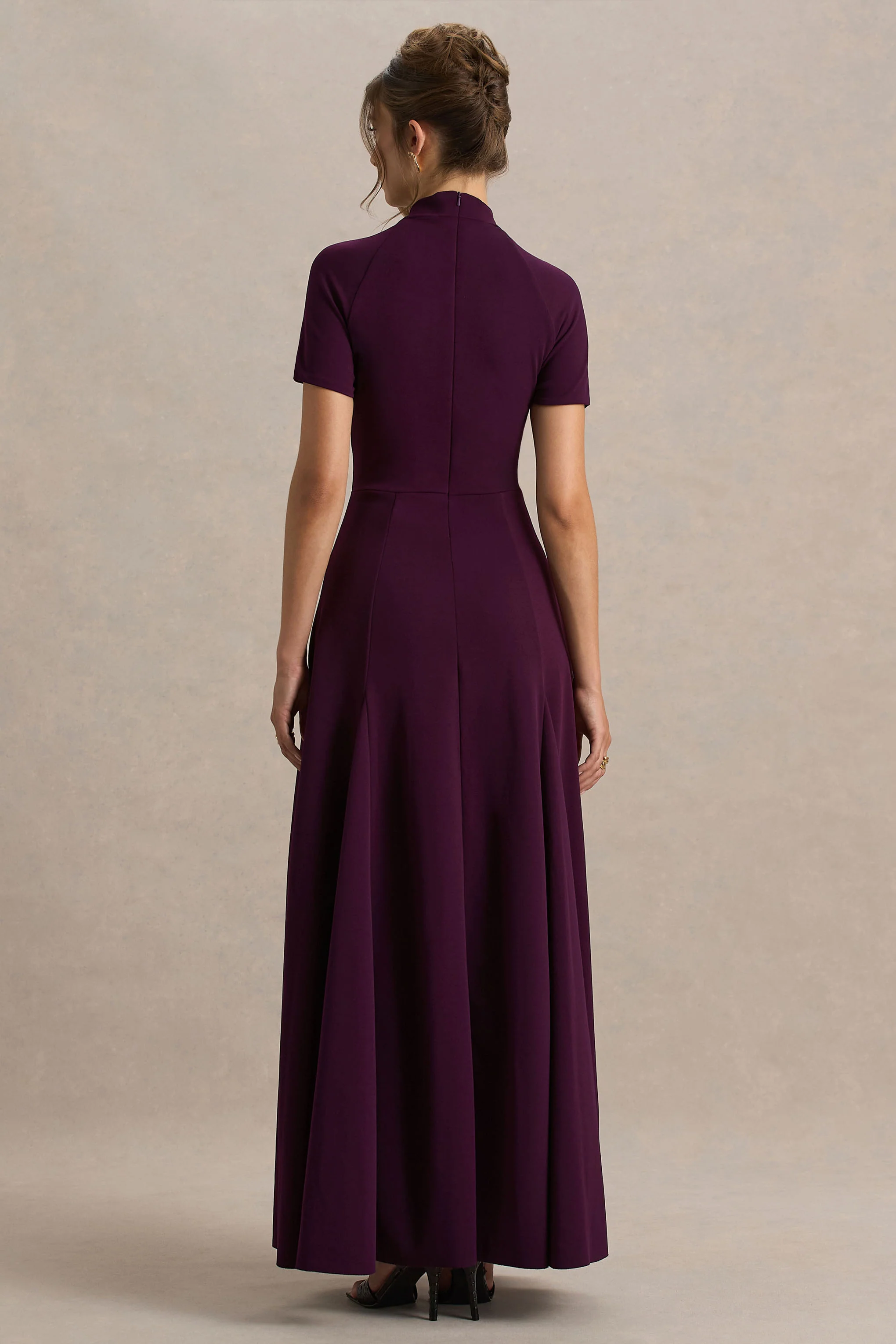 Alea | Bordeaux Hoge Hals Maxi Jurk Met Kort Mouwen - Image 2