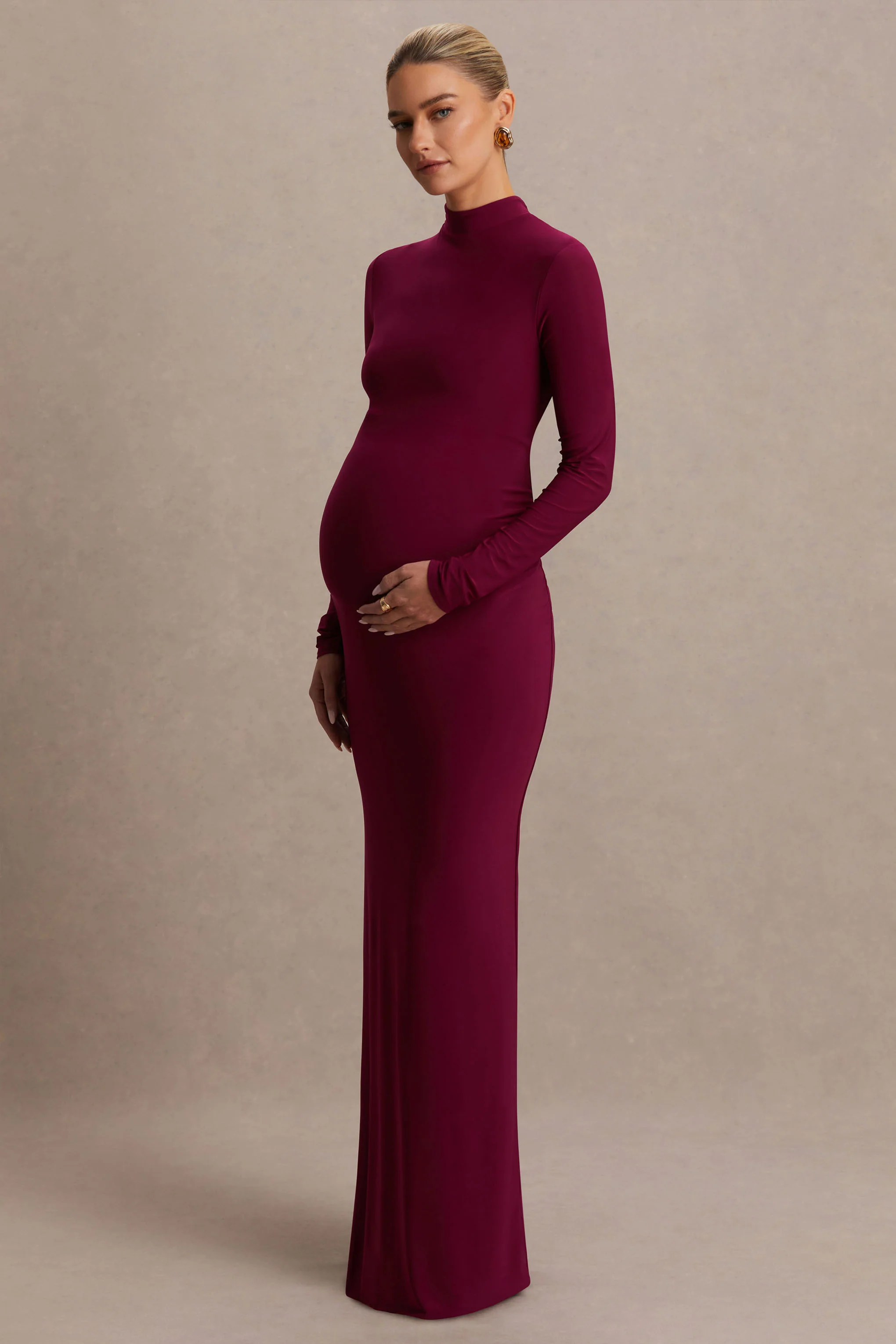 Alejandra | Bordeaux Zwangerschaps Maxi Jurk Met Lange Mouwen En Hoge Hals