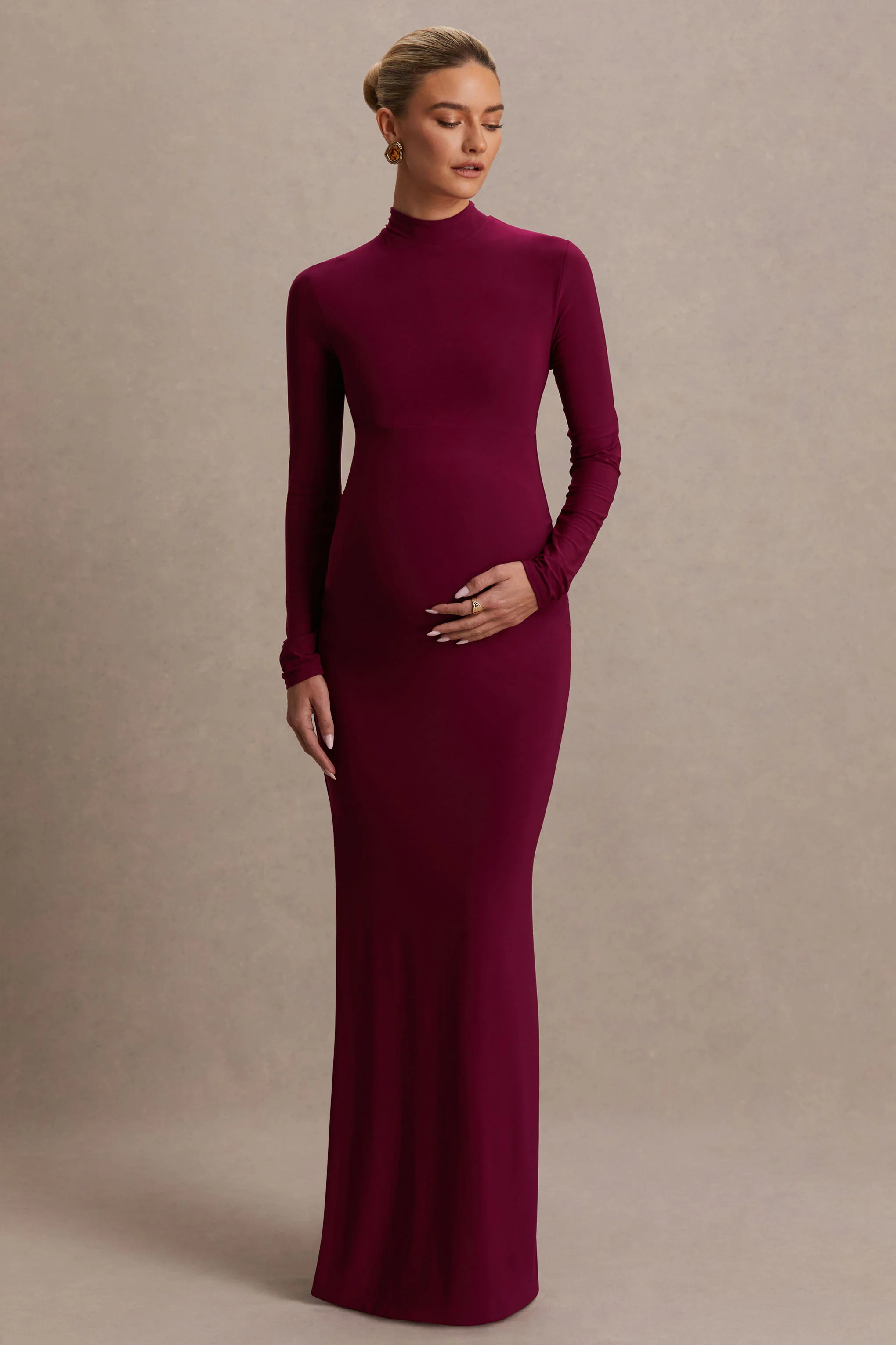 Alejandra | Bordeaux Zwangerschaps Maxi Jurk Met Lange Mouwen En Hoge Hals - Image 5