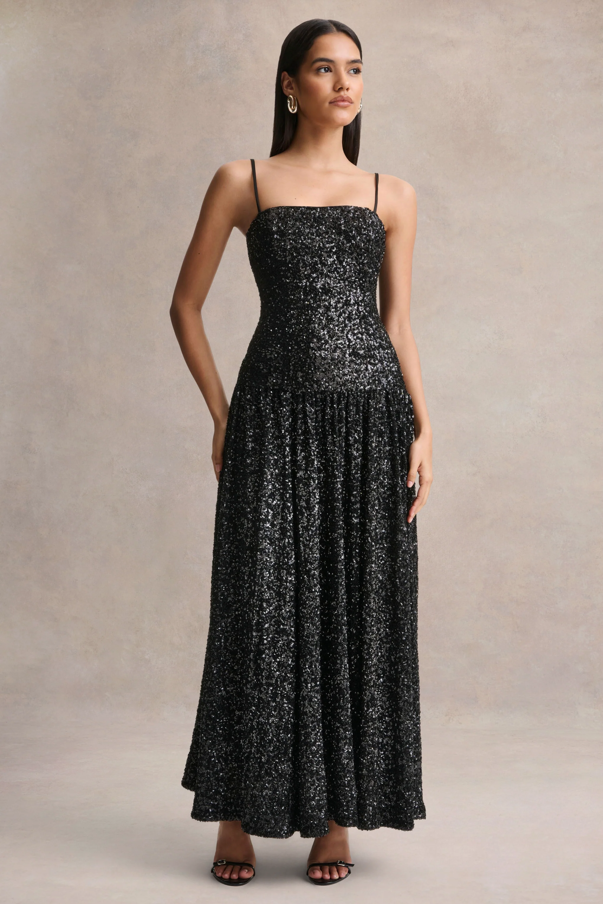 Allora | Zwart Pailletten Vierkante-Hals Maxi Jurk Met Geplooide Rok - Image 4