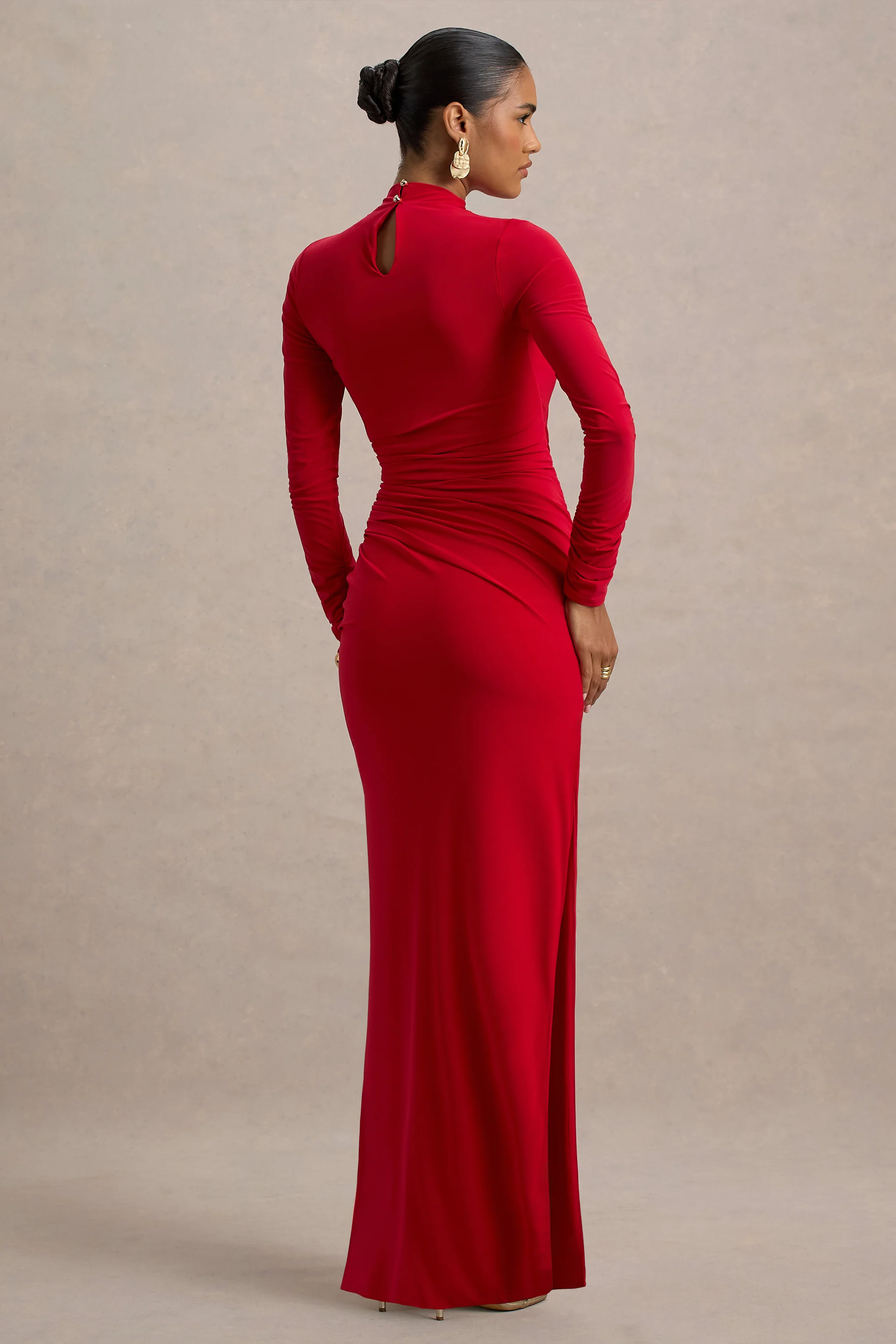 Alluring | Rode Hoge Hals Maxi Jurk Met Gerimpeld Details - Image 2