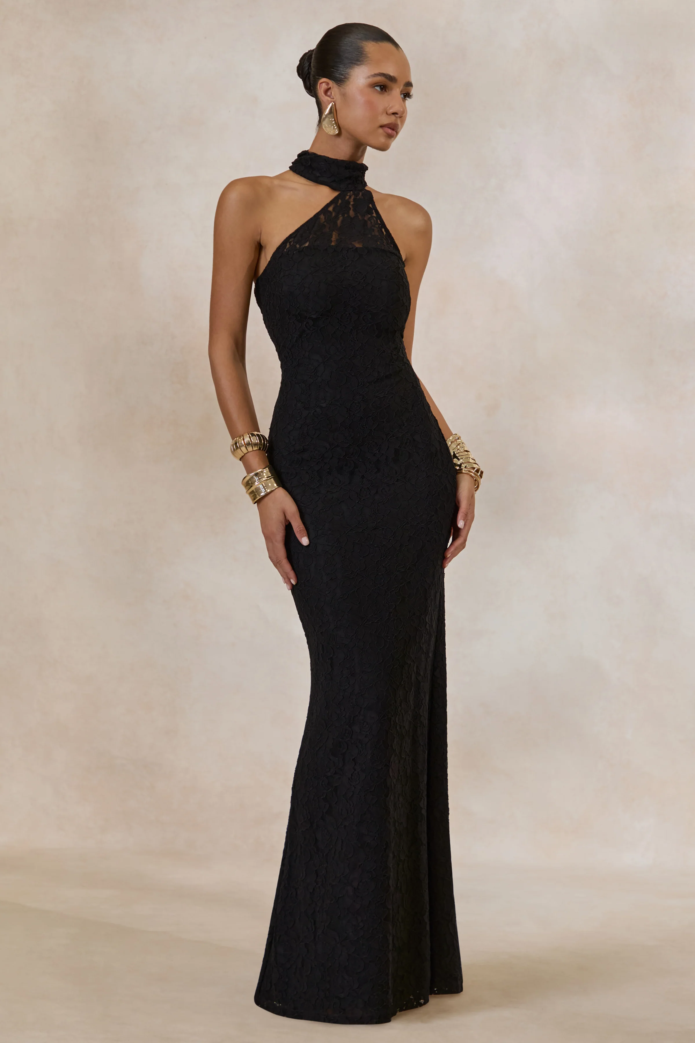 Almaria | Zwarte Kanten Asymmetrische Hals Maxi Jurk Met Sjaaldetail - Image 4