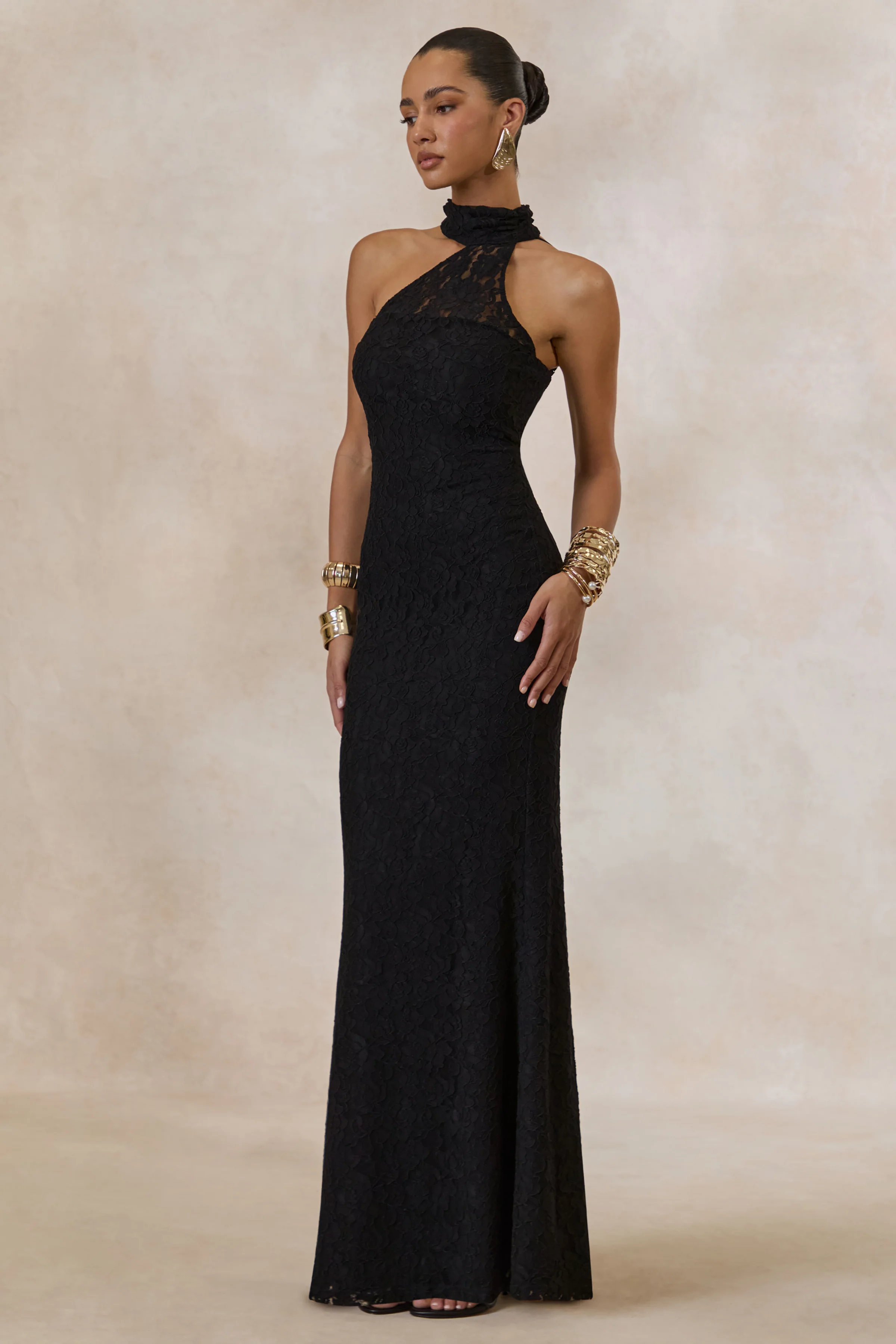 Almaria | Zwarte Kanten Asymmetrische Hals Maxi Jurk Met Sjaaldetail - Image 5