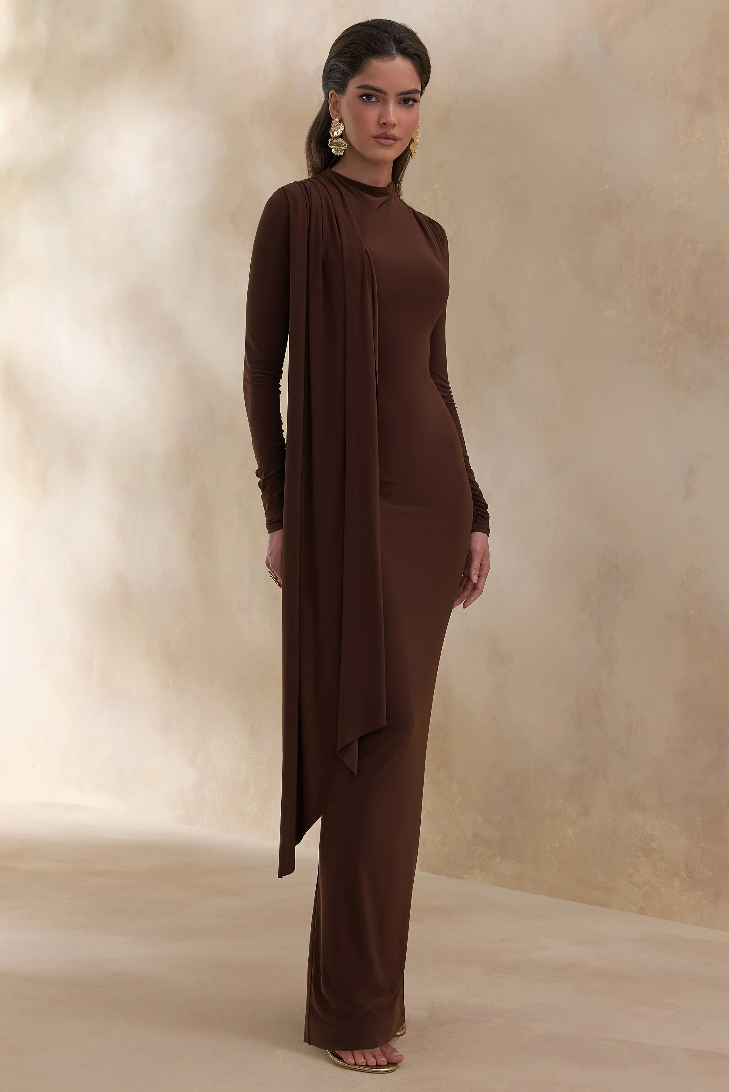Amaria | Bruine Hoge Hals Maxi Jurk met Ceintuur Detail - Image 4