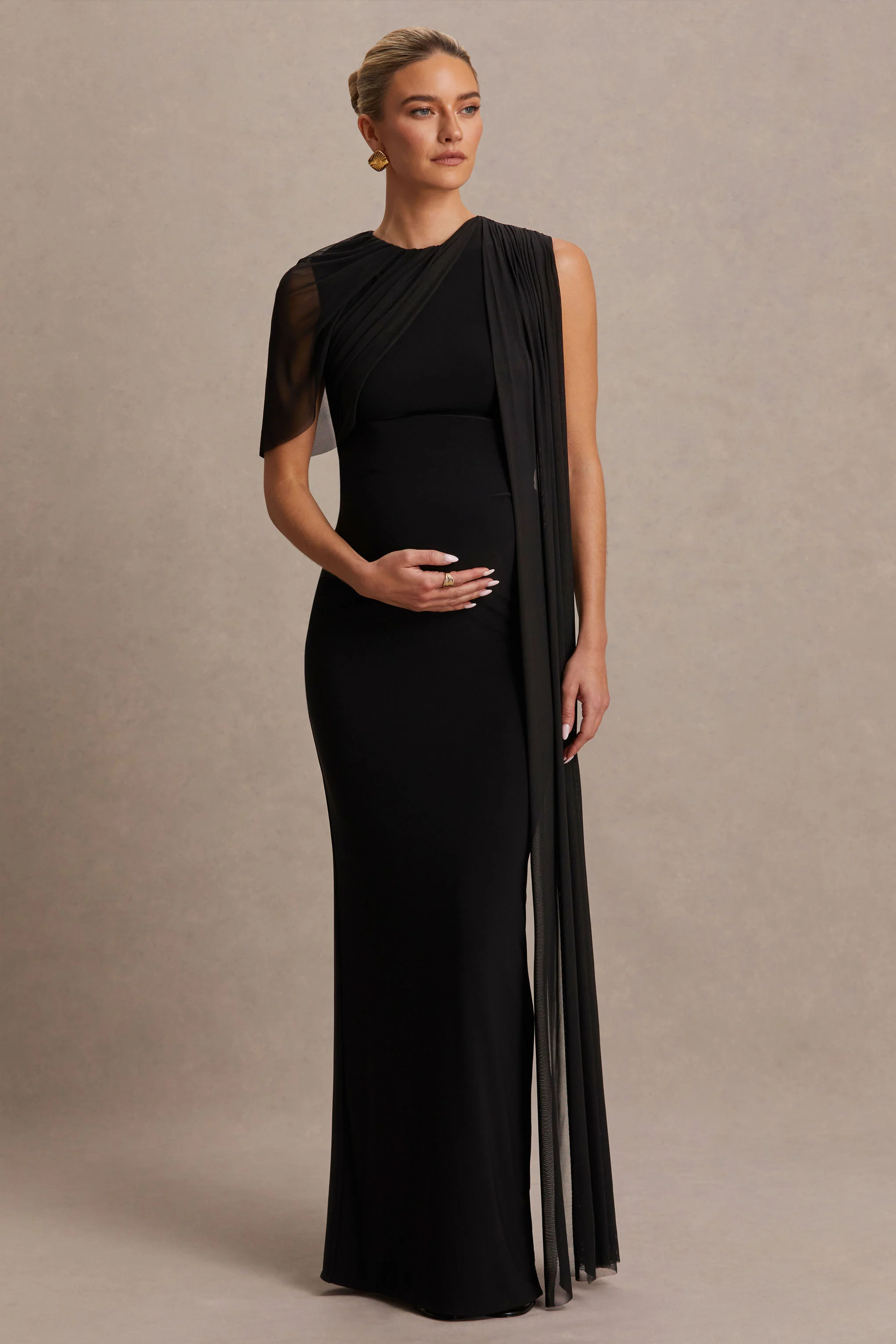 Amelise | Zwarte Hoge Hals Zwangerschaps Maxi Jurk Met Mesh Cape Mouw En Sjaal Detail