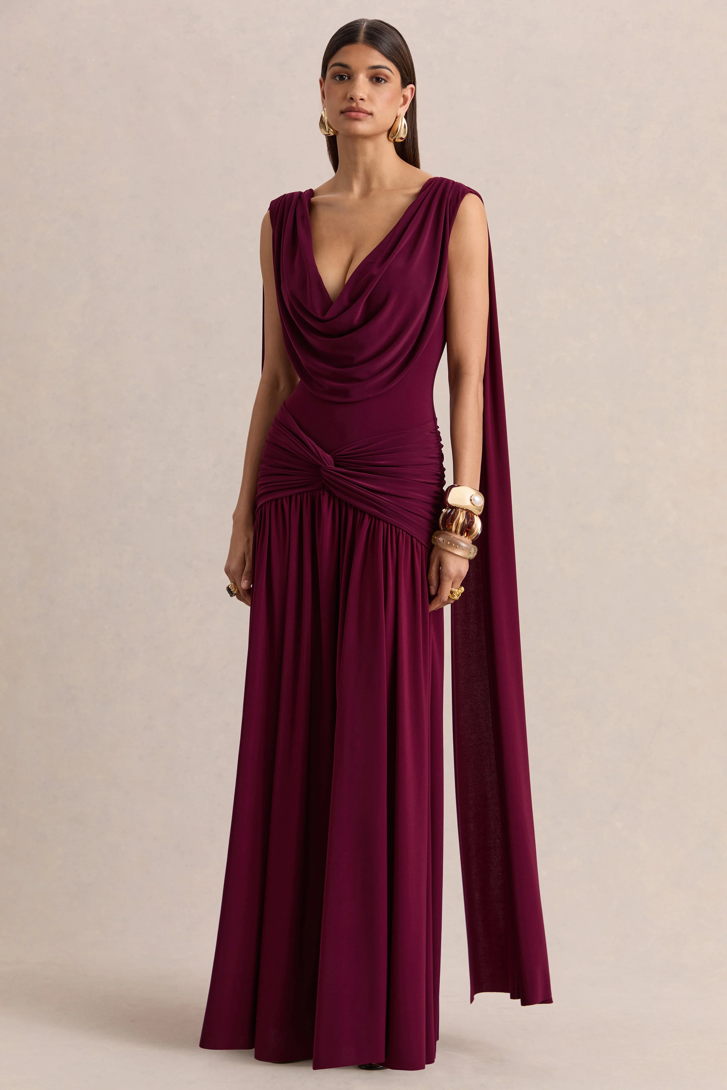 Amelisse | Bordeaux Maxi Jurk Met Diepe V-Hals En Gerimpelde Details - Image 6