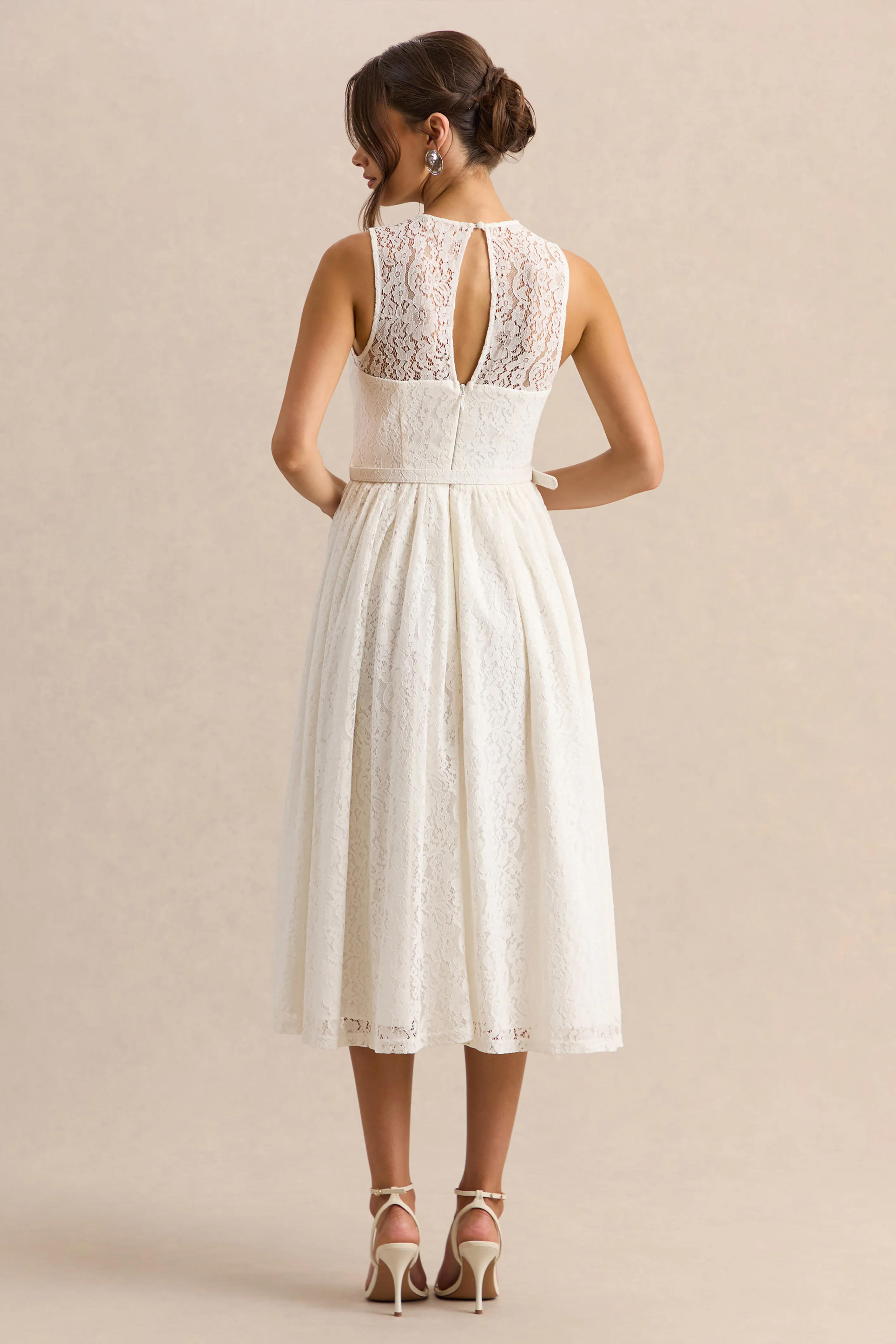 Anabella | Witte Kanten Ronde Hals Midi Jurk Met Ceintuur - Image 2