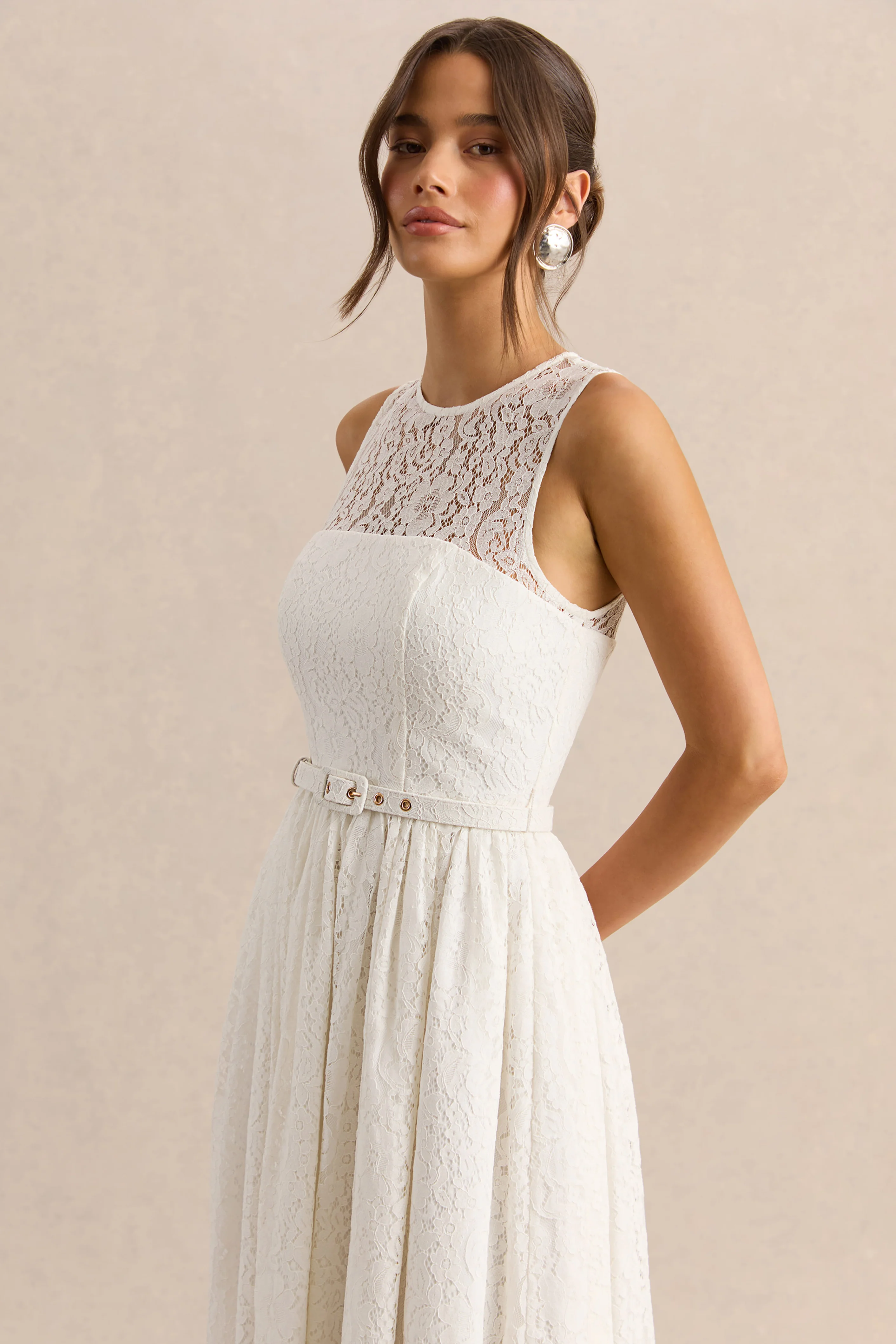 Anabella | Witte Kanten Ronde Hals Midi Jurk Met Ceintuur - Image 3
