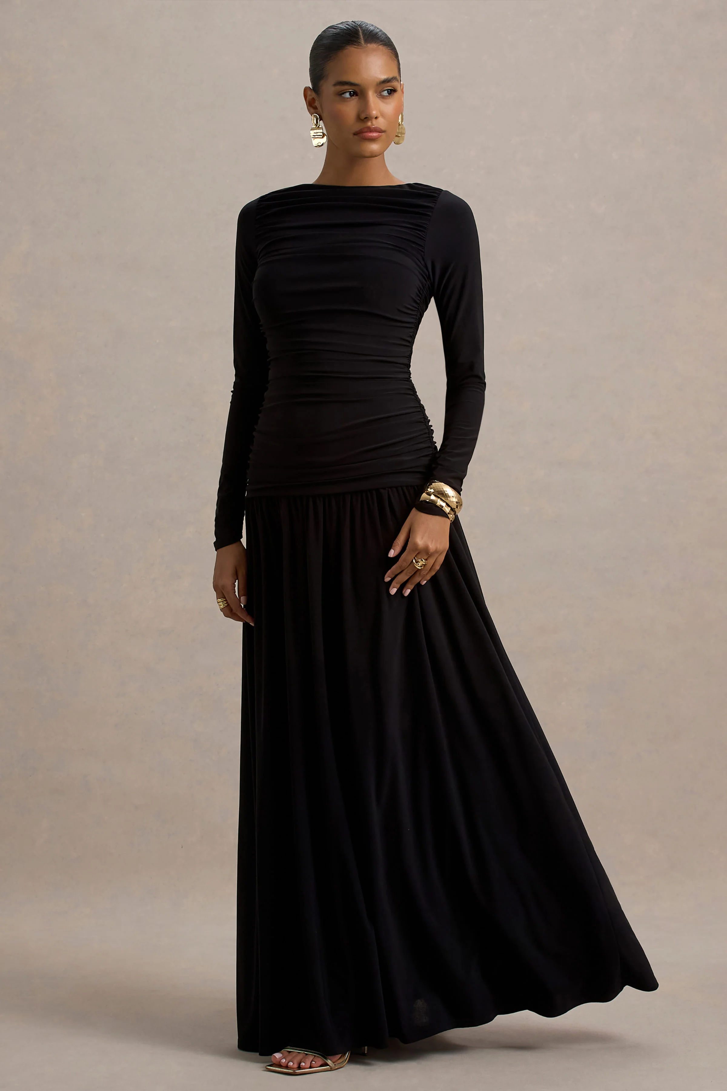 Aniyah | Zwarte Hoge Hals Maxi Jurk Met Gerimpeld Details - Image 5