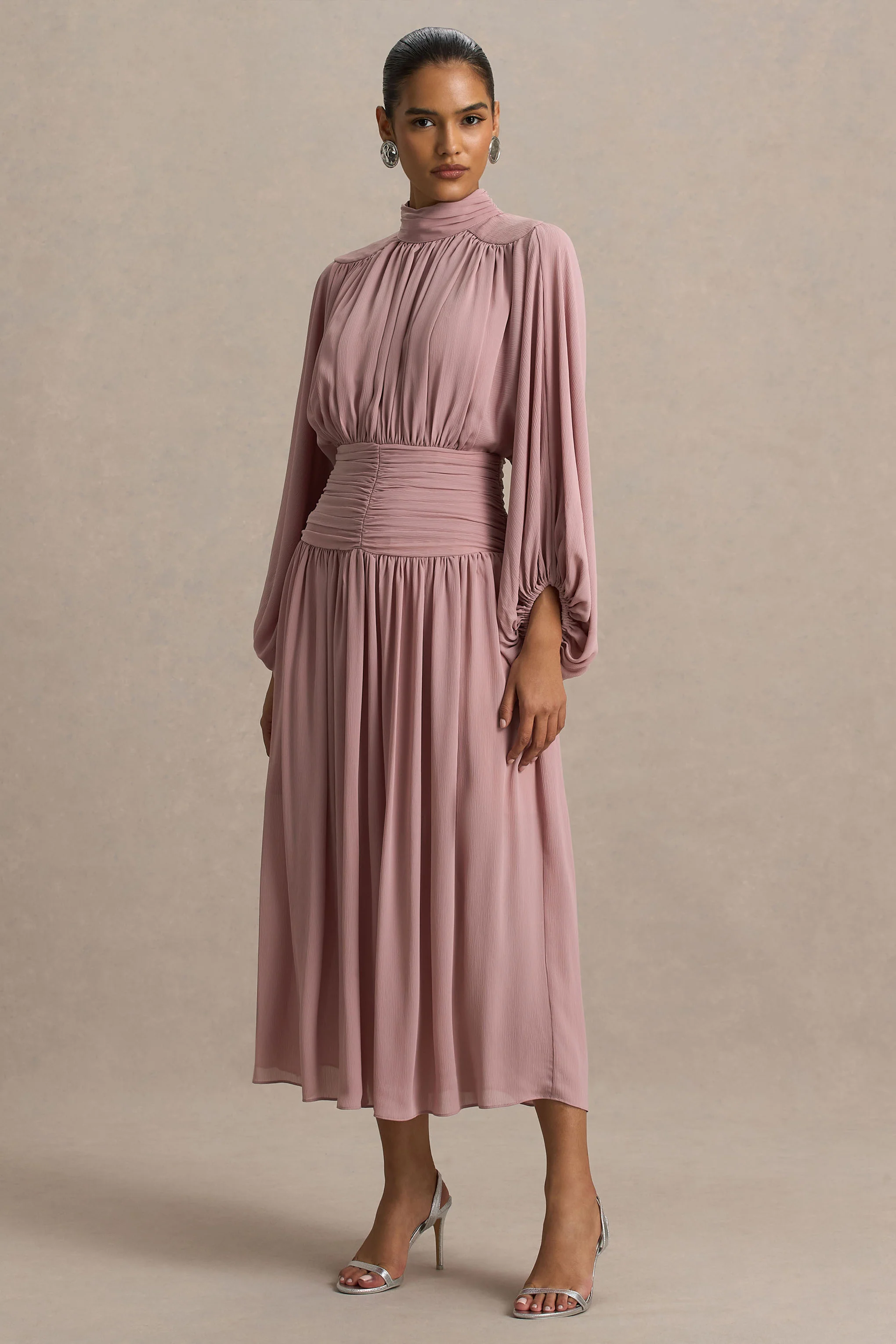 Annabel | Poederroze Hoge Hals Midi Jurk Met Verlaagde Taille En Geplooide Detail - Image 4