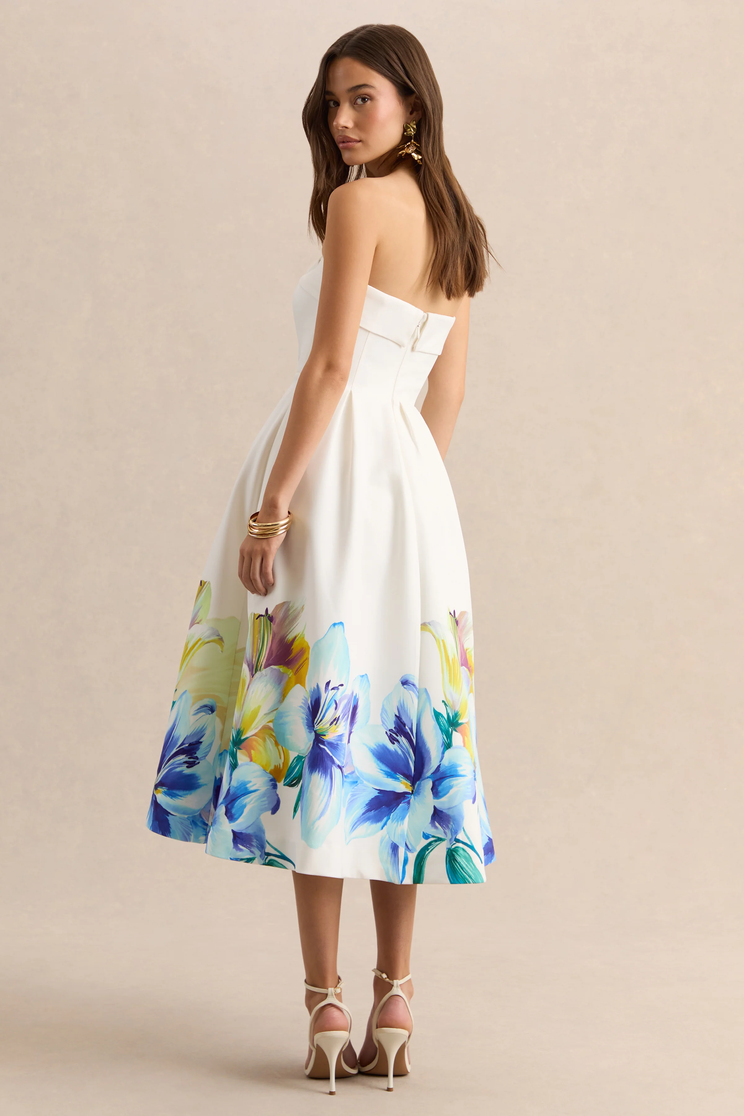 Annalise | Blauwe En Gele Bloemenborder Print Bandeau Skater Midi Jurk - Image 2
