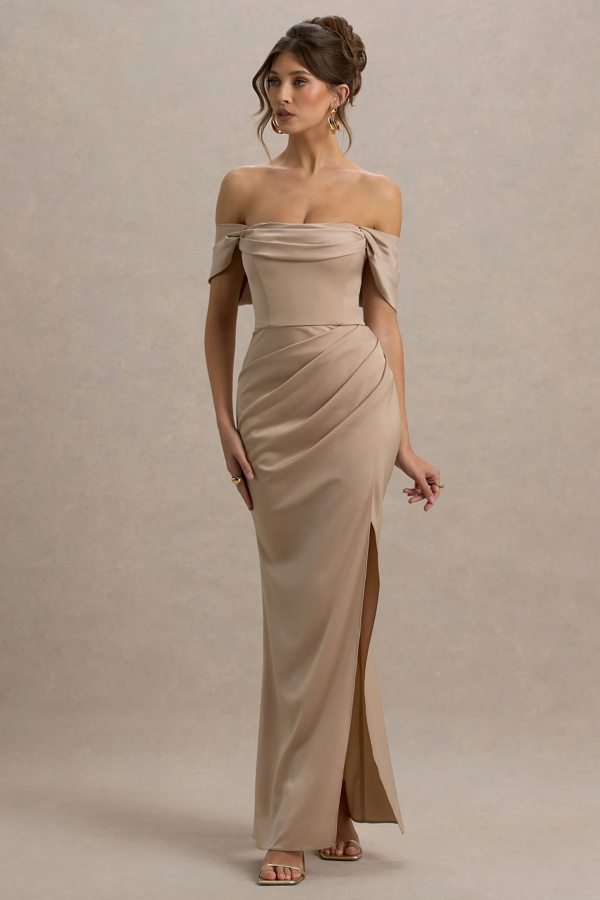 Annie | Champagne Satijnen Bardot Maxi Jurk Met Split En Overslag Rok - Image 4
