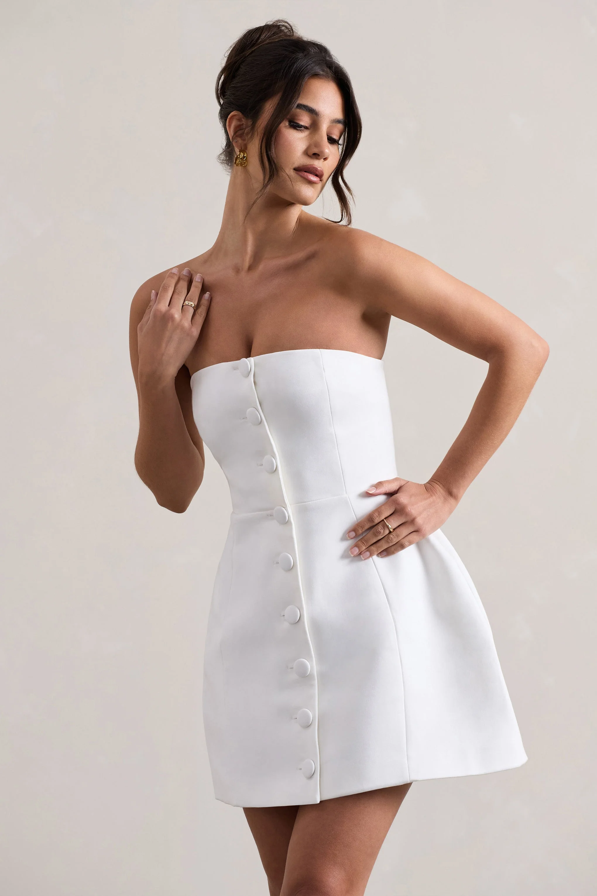 Anniston | Witte Bandeau Getailleerd Mini Jurk Met Knopen - Image 3