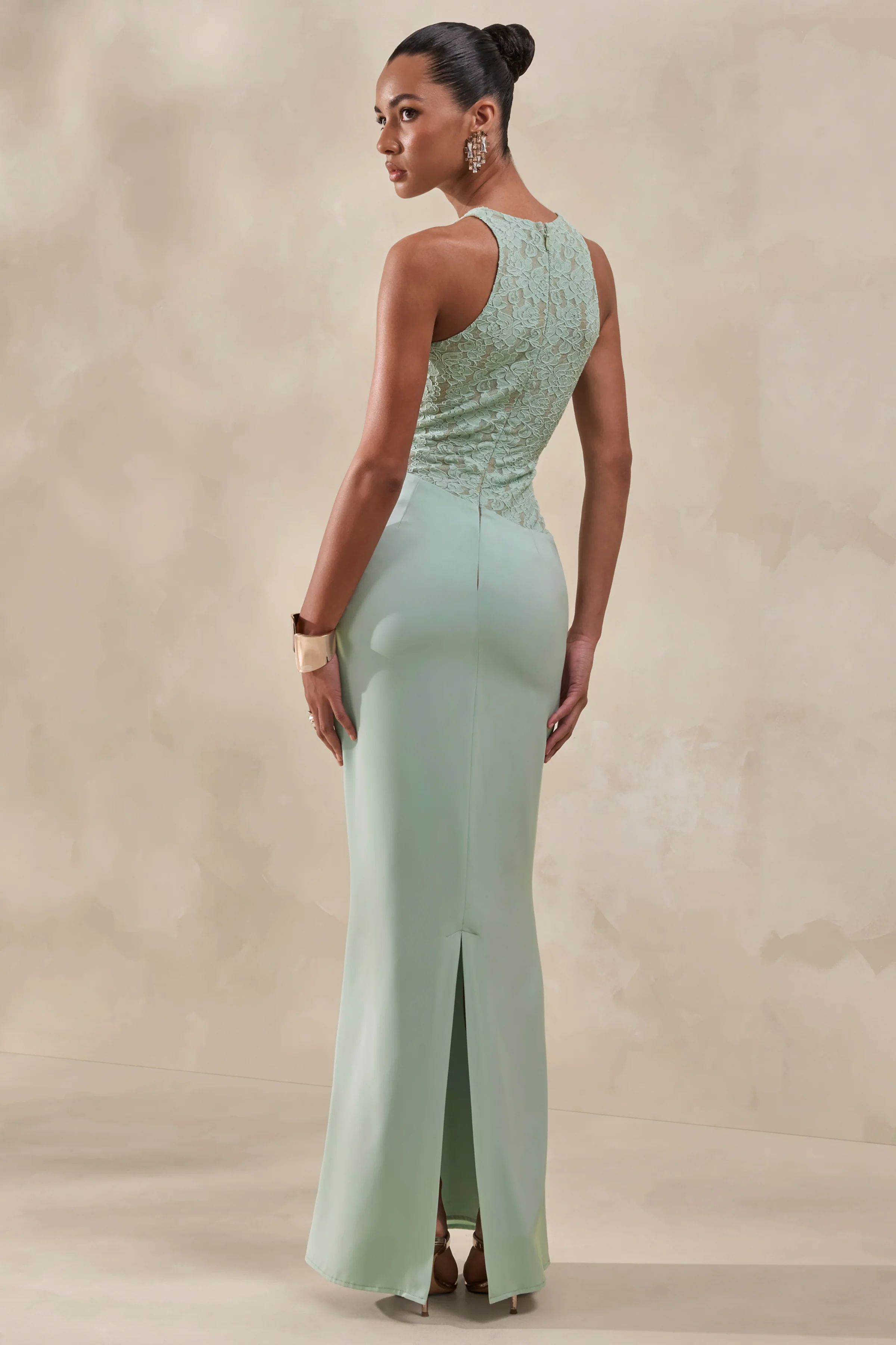 Anthelia | Mintgroene Kanten En Satijnen Racer Hals Maxi Jurk Met Gedrapeerd Detail - Image 2