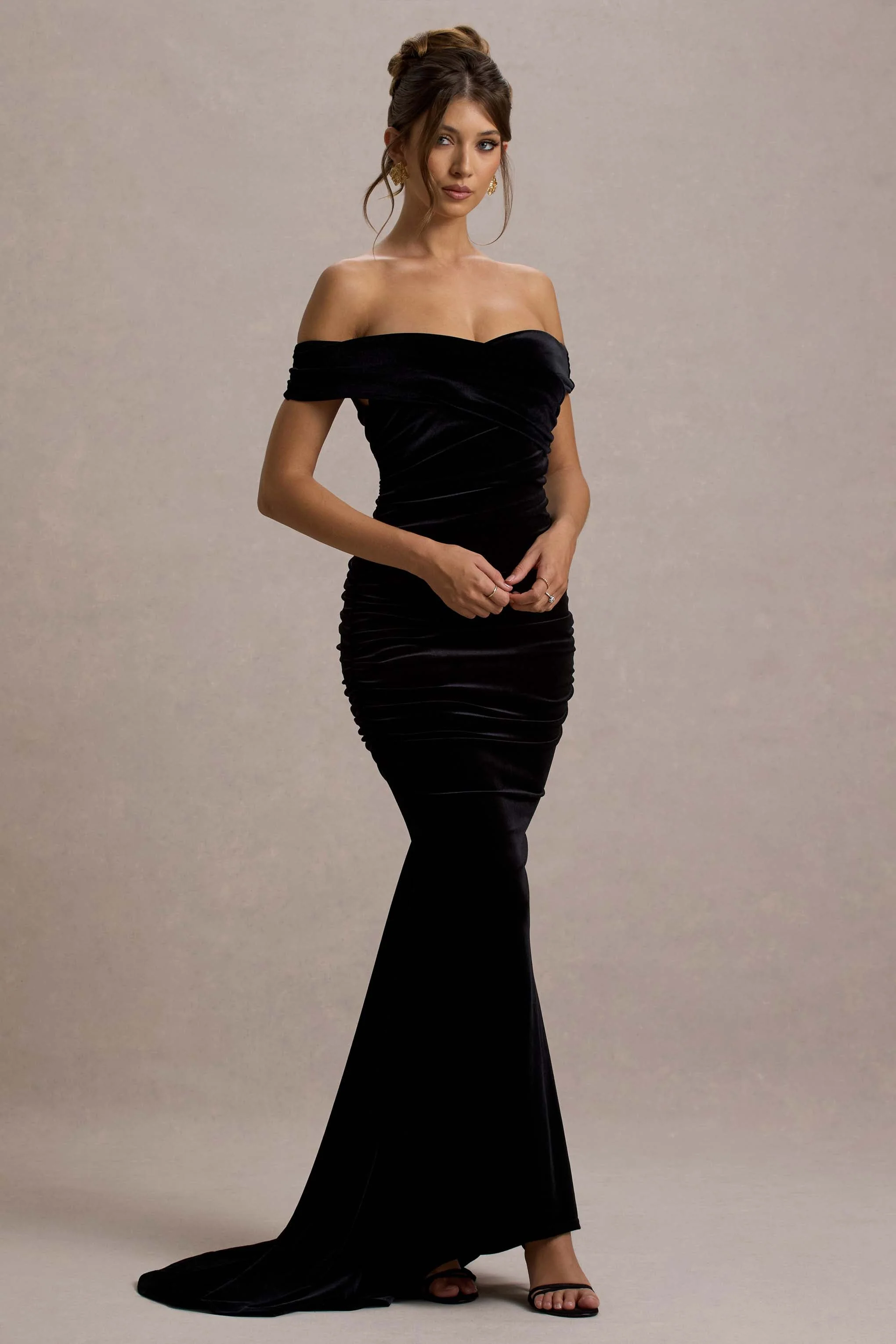 Apolline | Zwarte Velours Gerimpeld Fishtail Maxi Jurk Met Blote Schouder - Image 5
