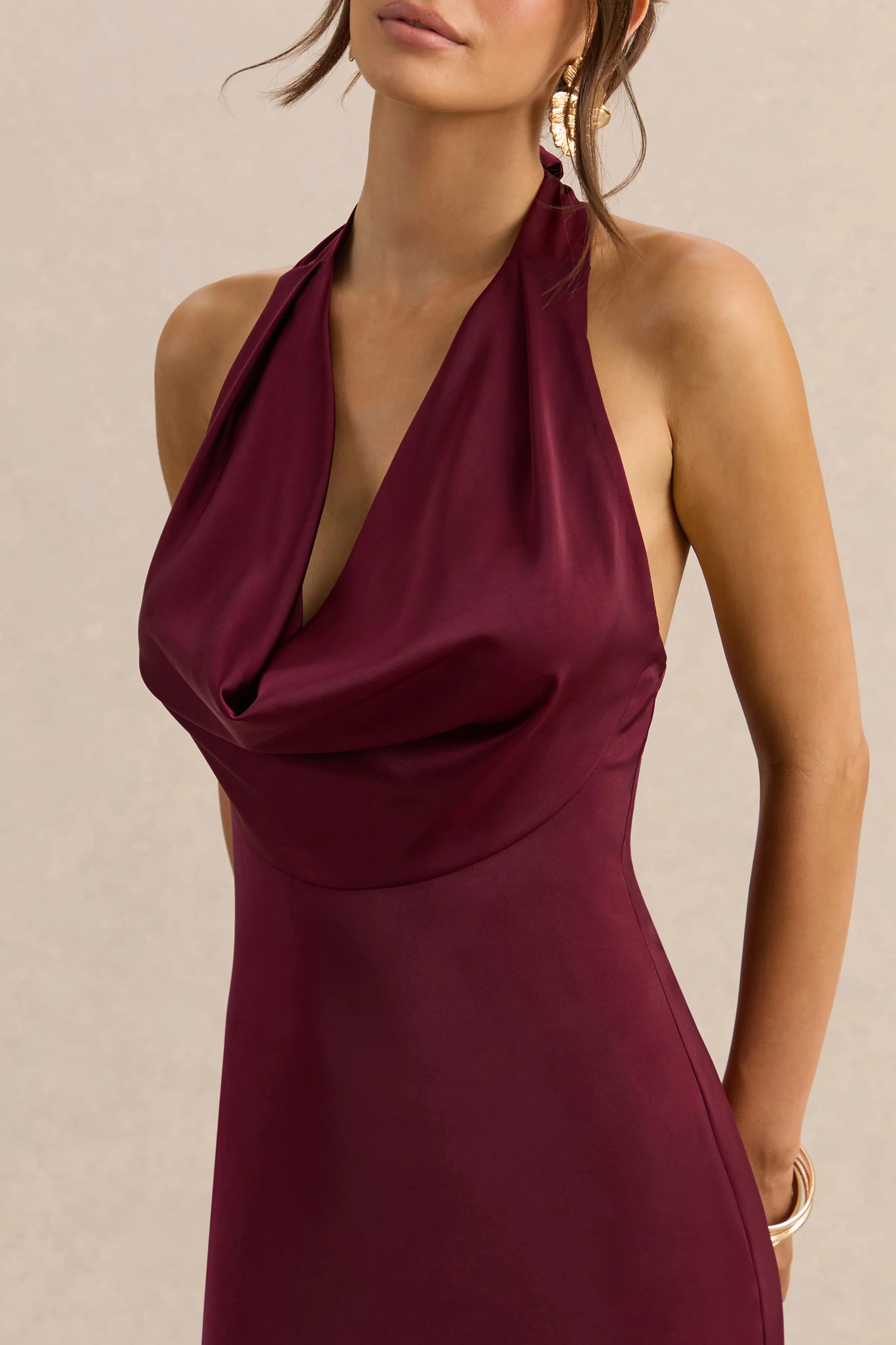 Aralisse | Bordeaux Satijnen Maxi Jurk Met Draperende Hals - Image 6