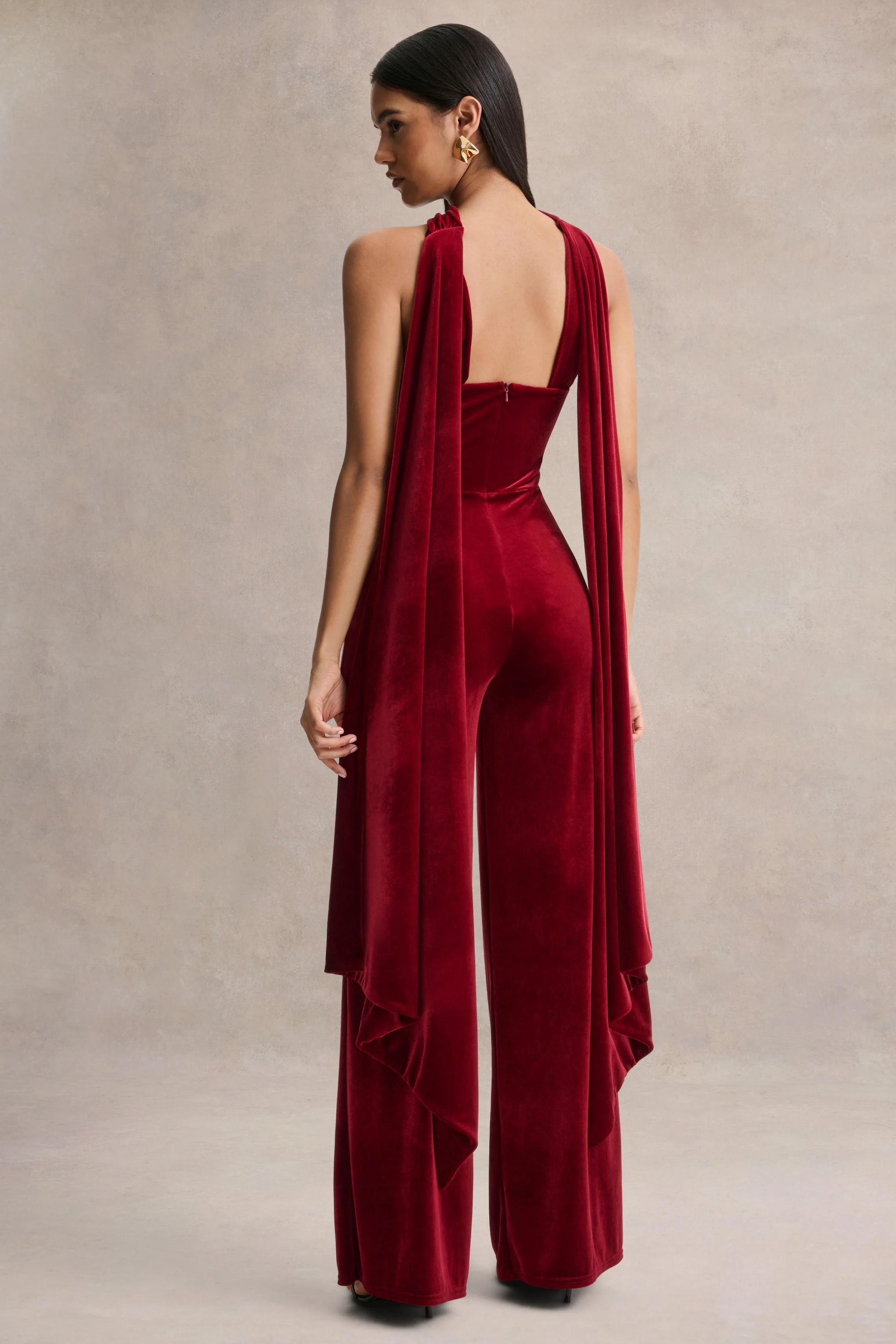 Arcane | Bordeaux Fluwelen Bandeau Jumpsuit met Sjaal Detail - Image 2