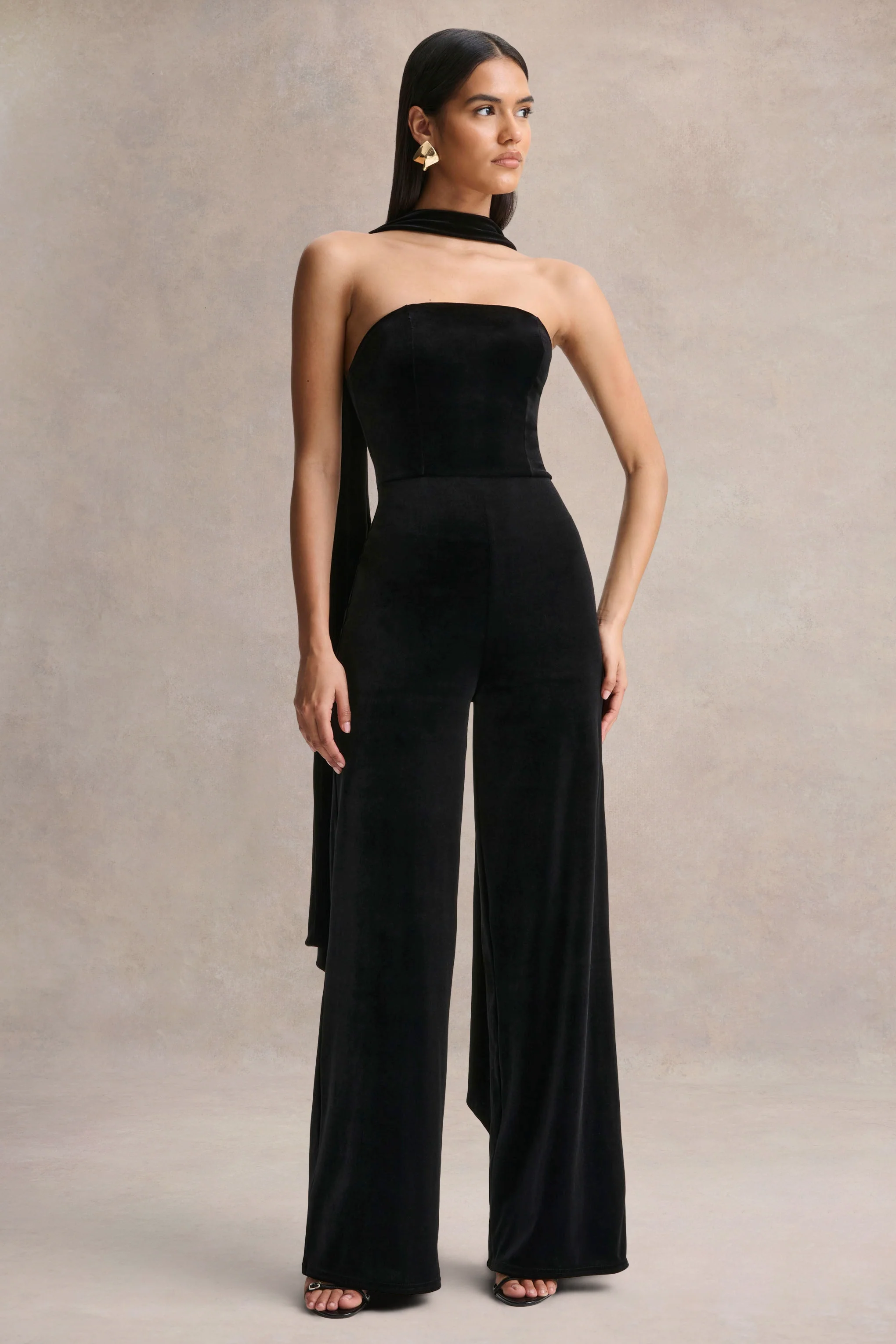 Arcane | Zwarte Fluwelen Bandeau Jumpsuit met Sjaal Detail