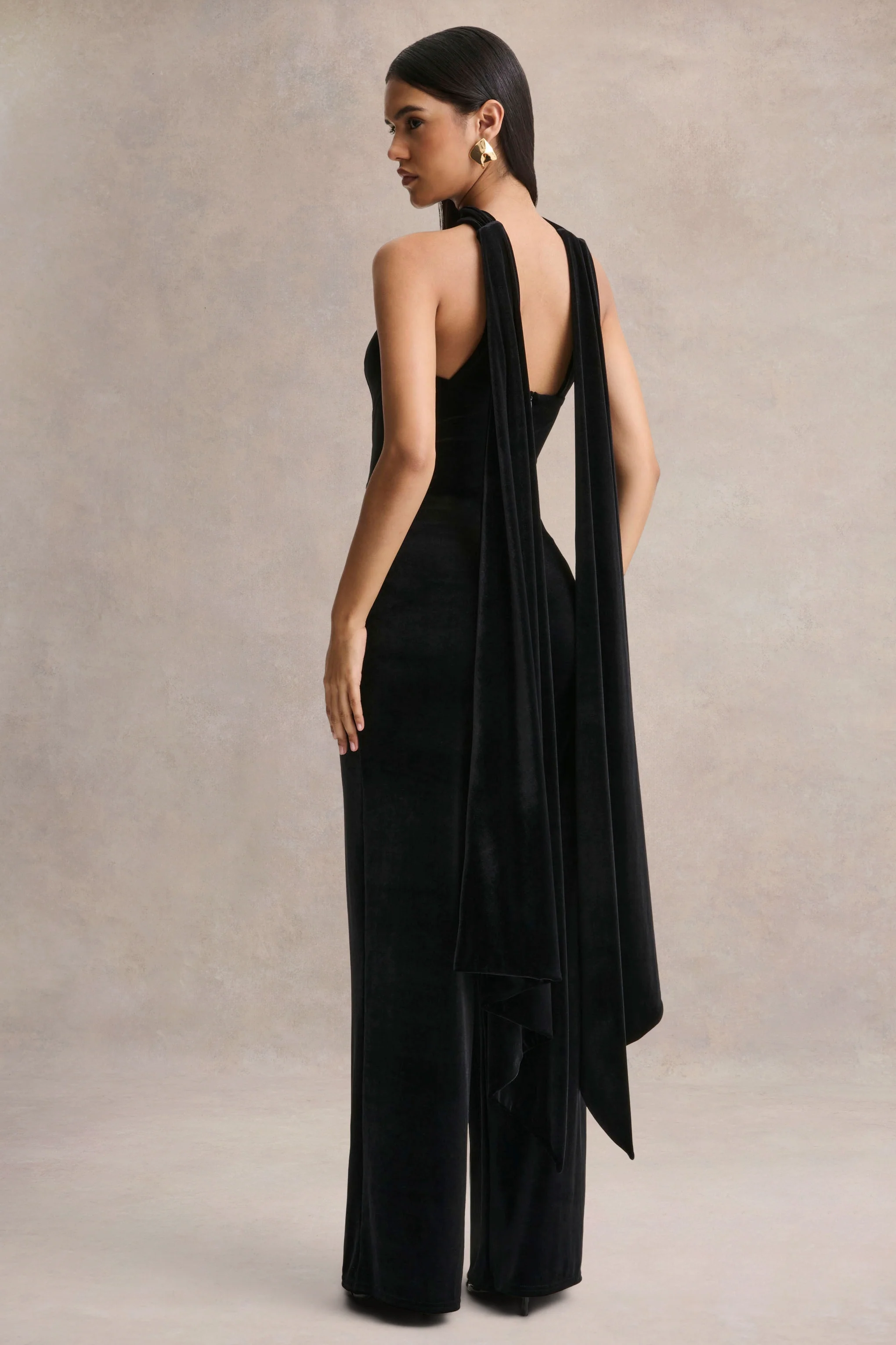 Arcane | Zwarte Fluwelen Bandeau Jumpsuit met Sjaal Detail - Image 2
