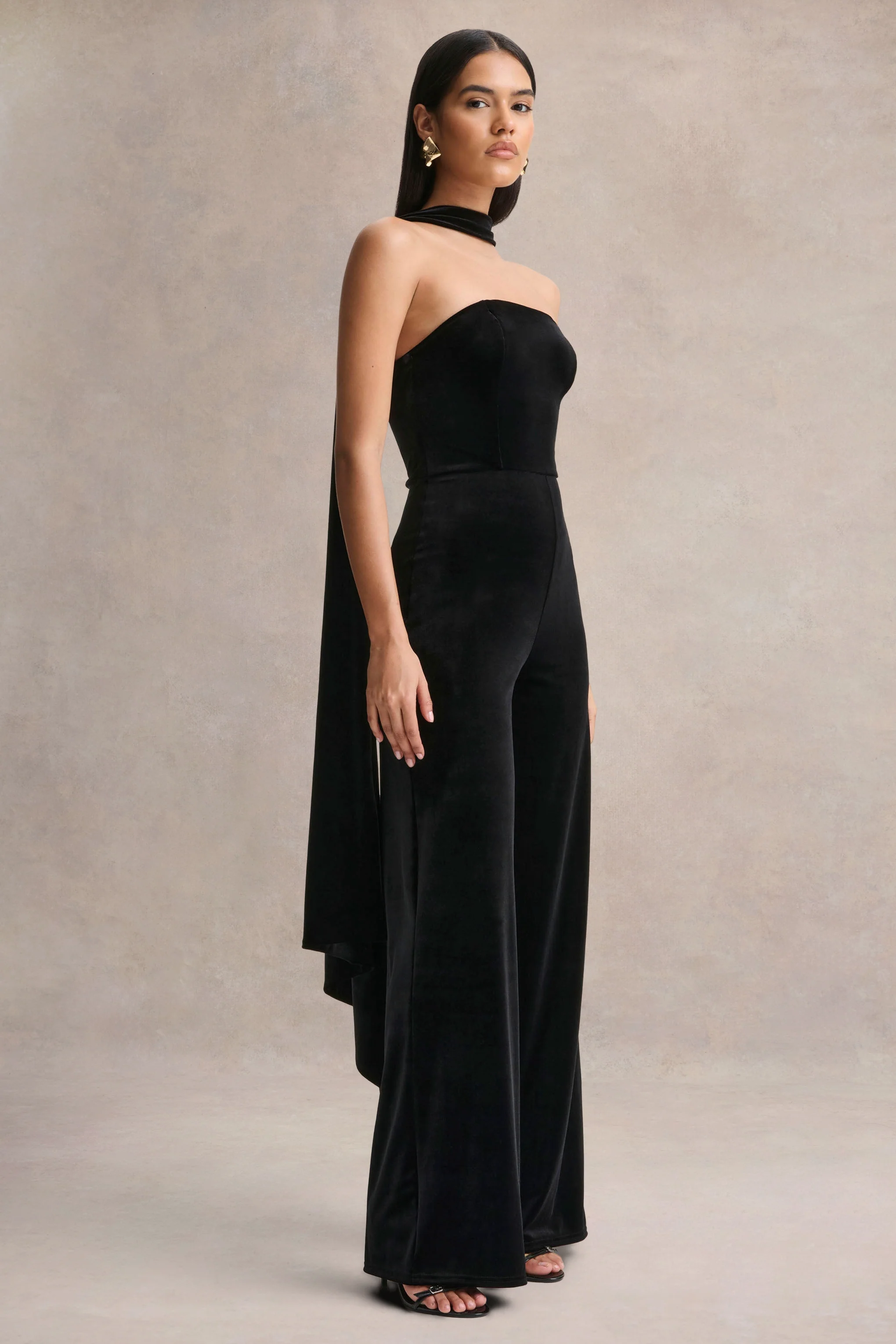 Arcane | Zwarte Fluwelen Bandeau Jumpsuit met Sjaal Detail - Image 4