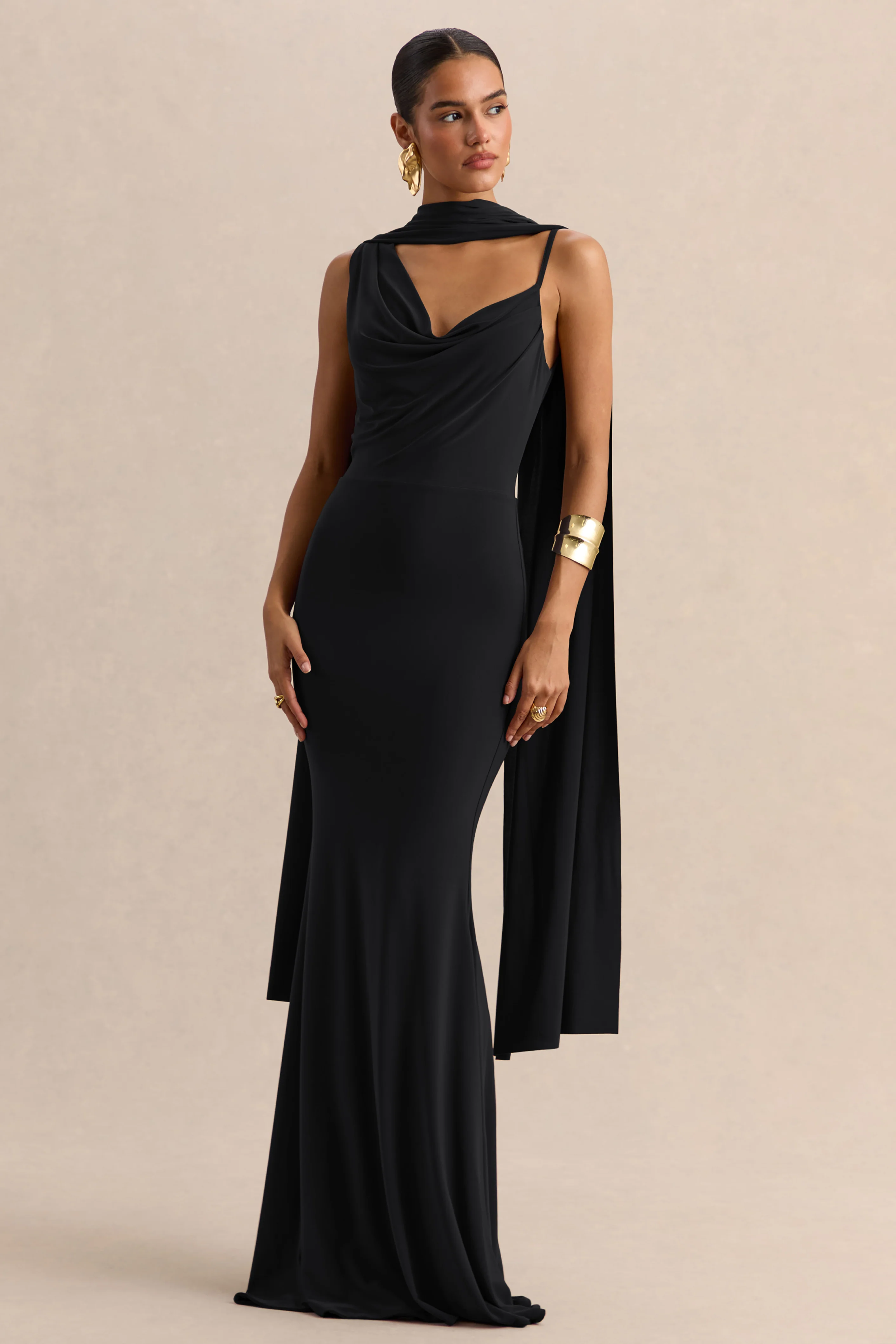 Armelia | Zwarte Maxi Jurk Met Draperende Hals En Sjaaldetail - Image 6