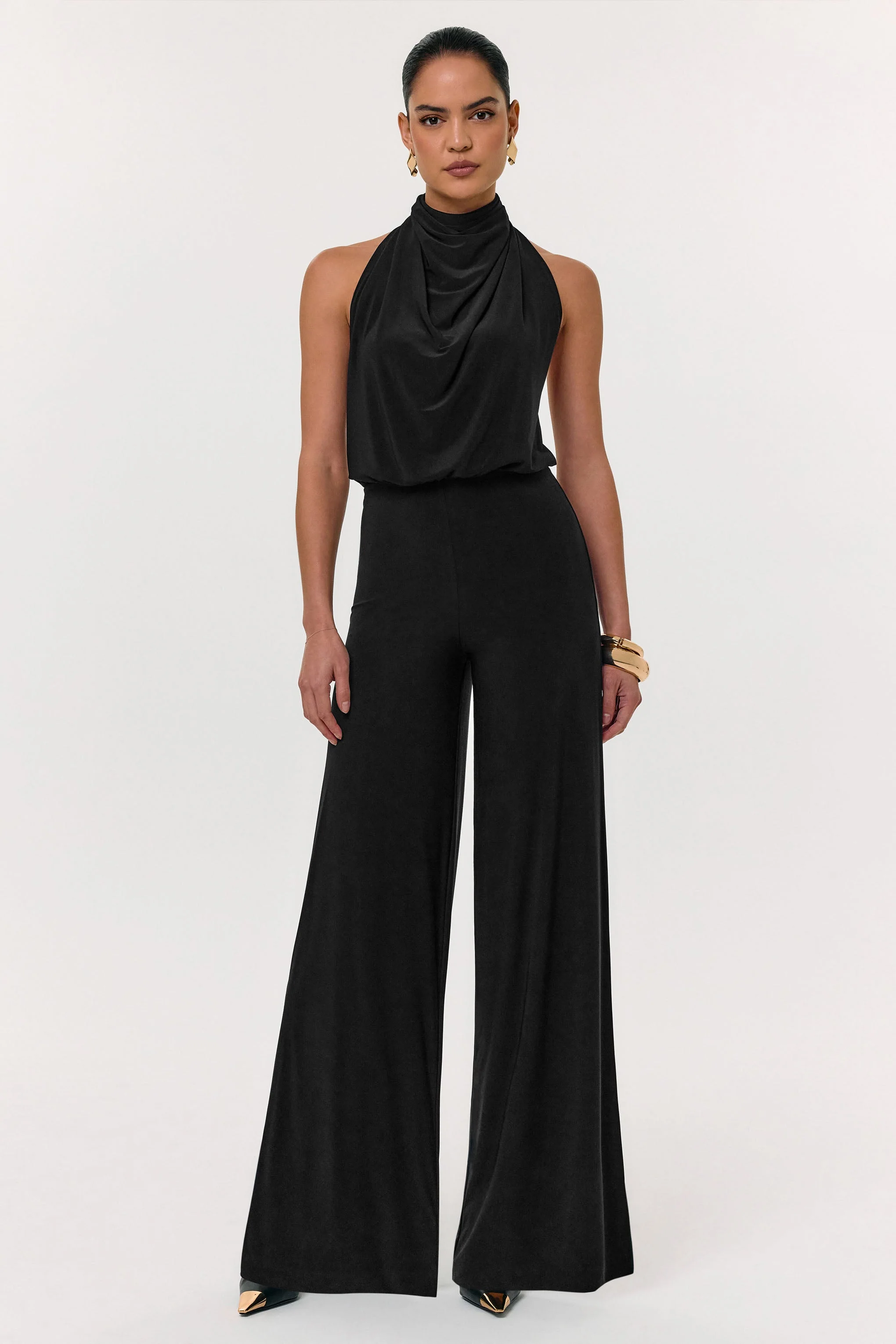Asha | Zwarte Jumpsuit Met Hoge Hals En Gerimpeld Details - Image 3
