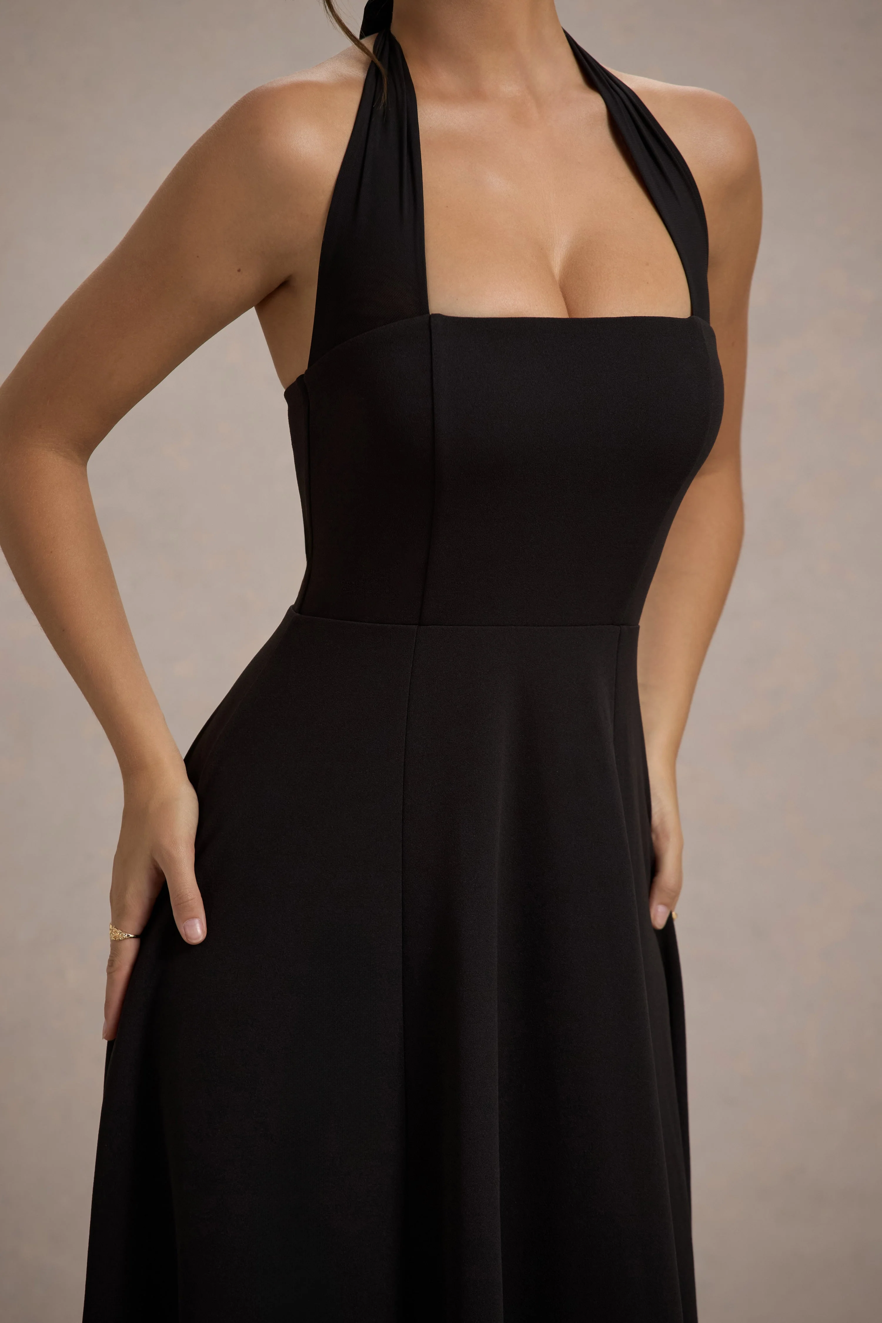 Auburn | Zwarte Halter Nek Skater Midi Jurk - Image 4
