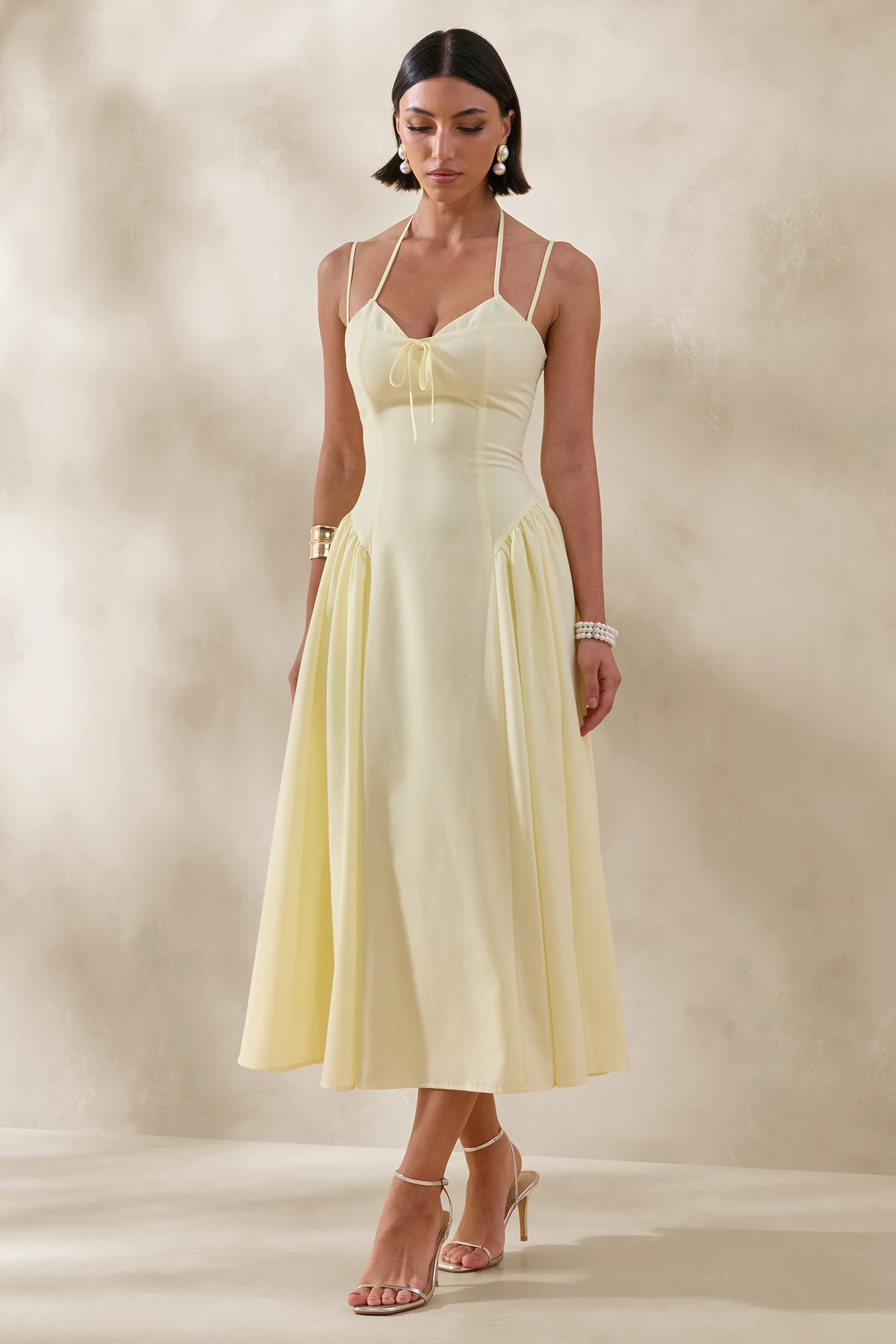 Audrey | Citroengele Midi Jurk Met Sweetheart Halslijn En Gerimpelde Details