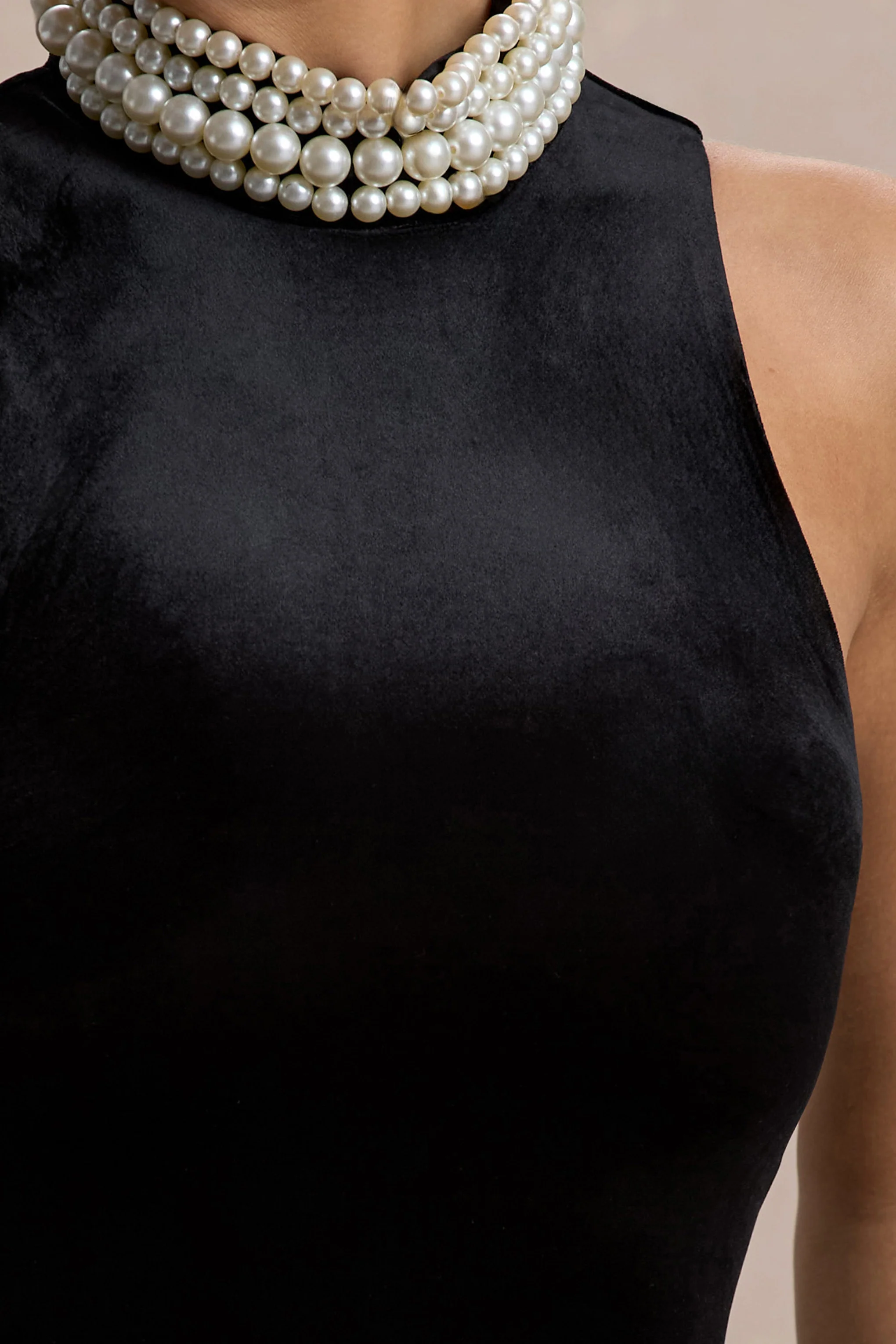 Audrine | Zwarte Velours Versierde Hoge Hals Maxi Jurk - Image 6