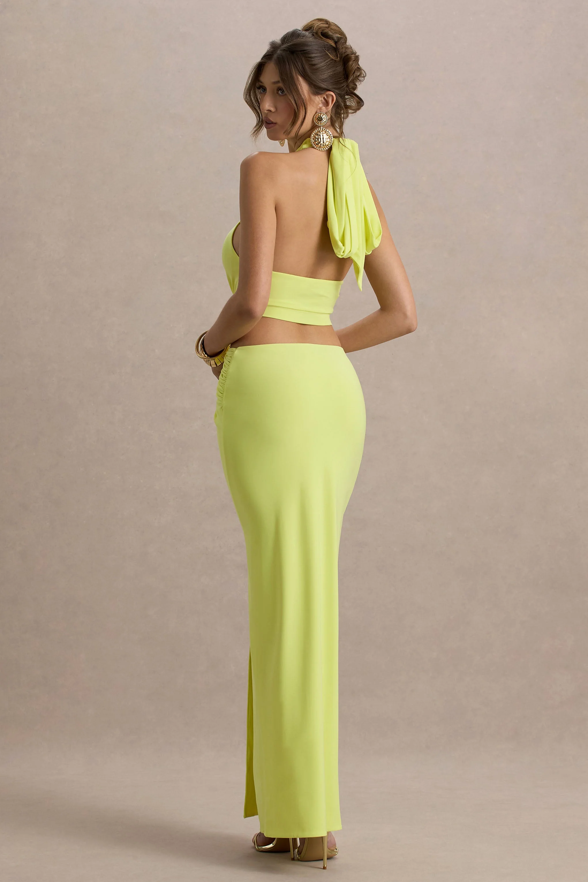 Aura | Limoengroene Halter Nek Split Maxi Jurk Met Uitsnijding - Image 2