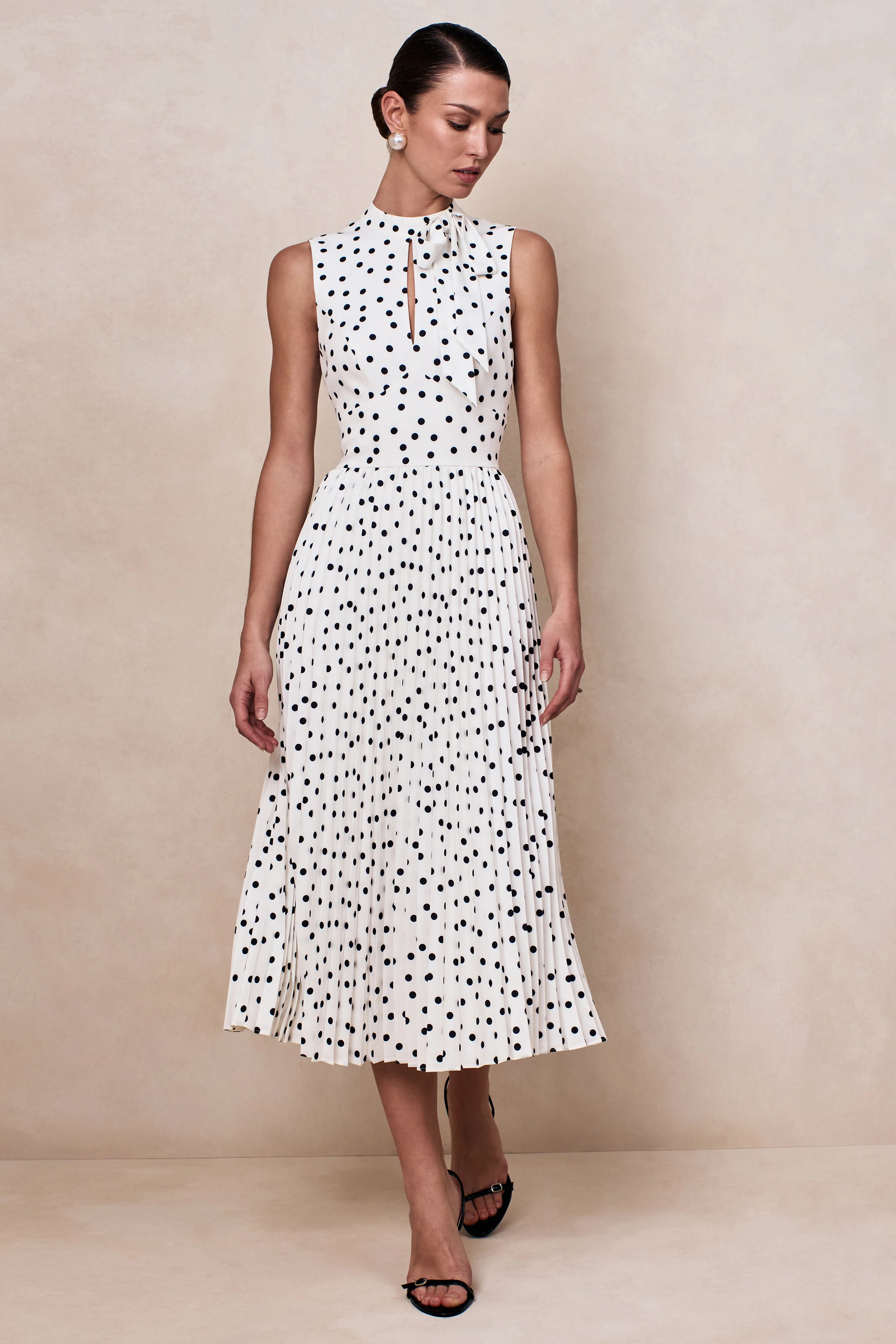 Avalon | Witte Stippen Print Midi Jurk Met Geplooide Rok - Image 5