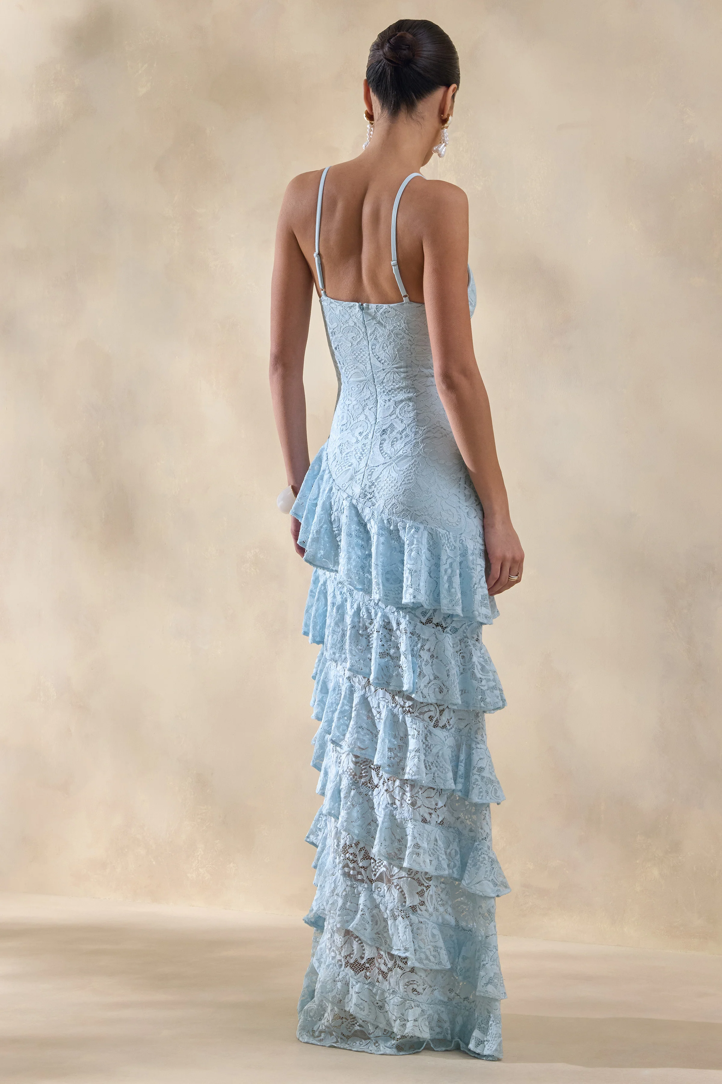 Avelisse | Blauwe Kanten Maxi Jurk Met Diepe V-Hals En Ruches Details - Image 2