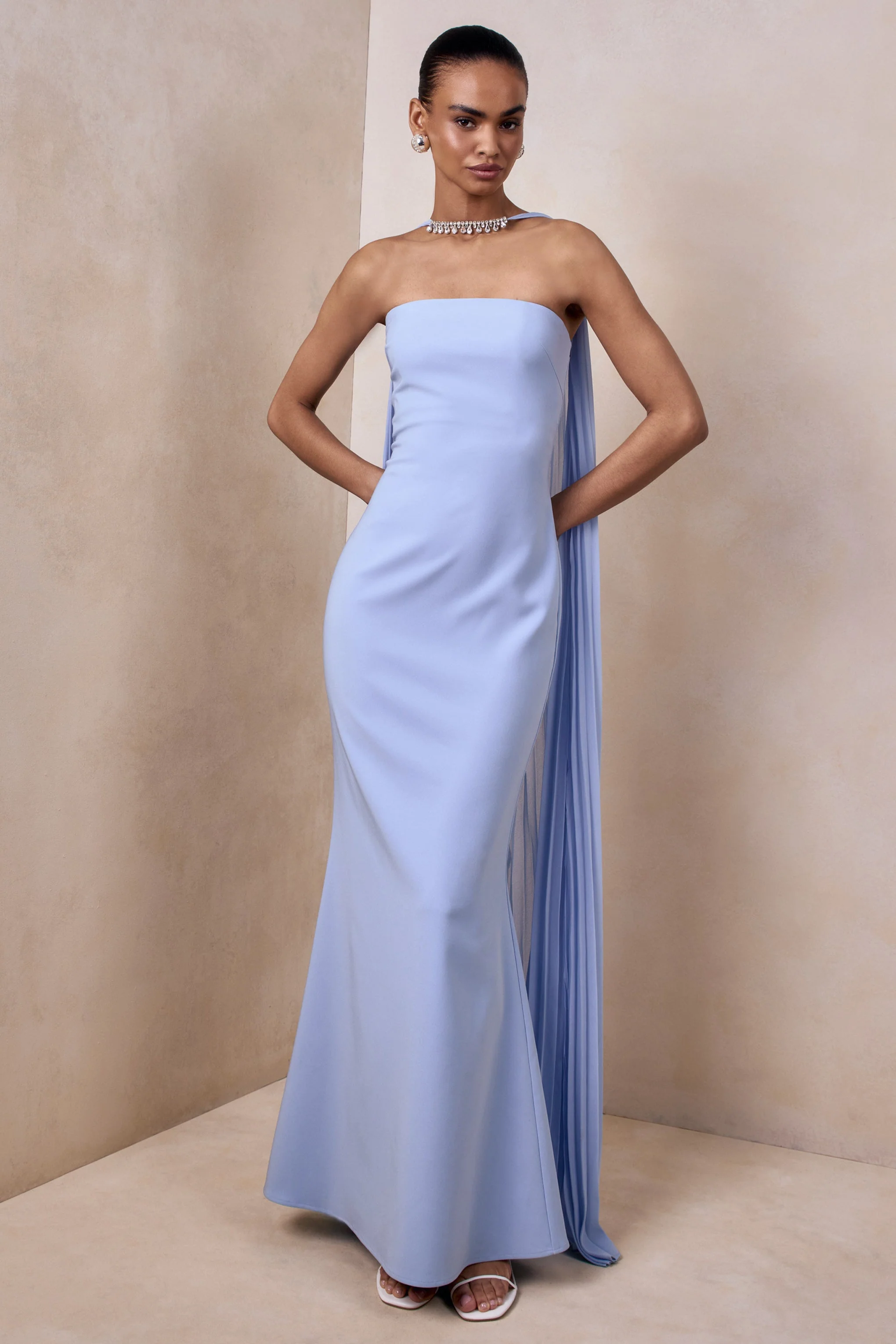 Avery | Poederblauwe Bandeau Maxi Jurk Met Versierde Sjaal - Image 4
