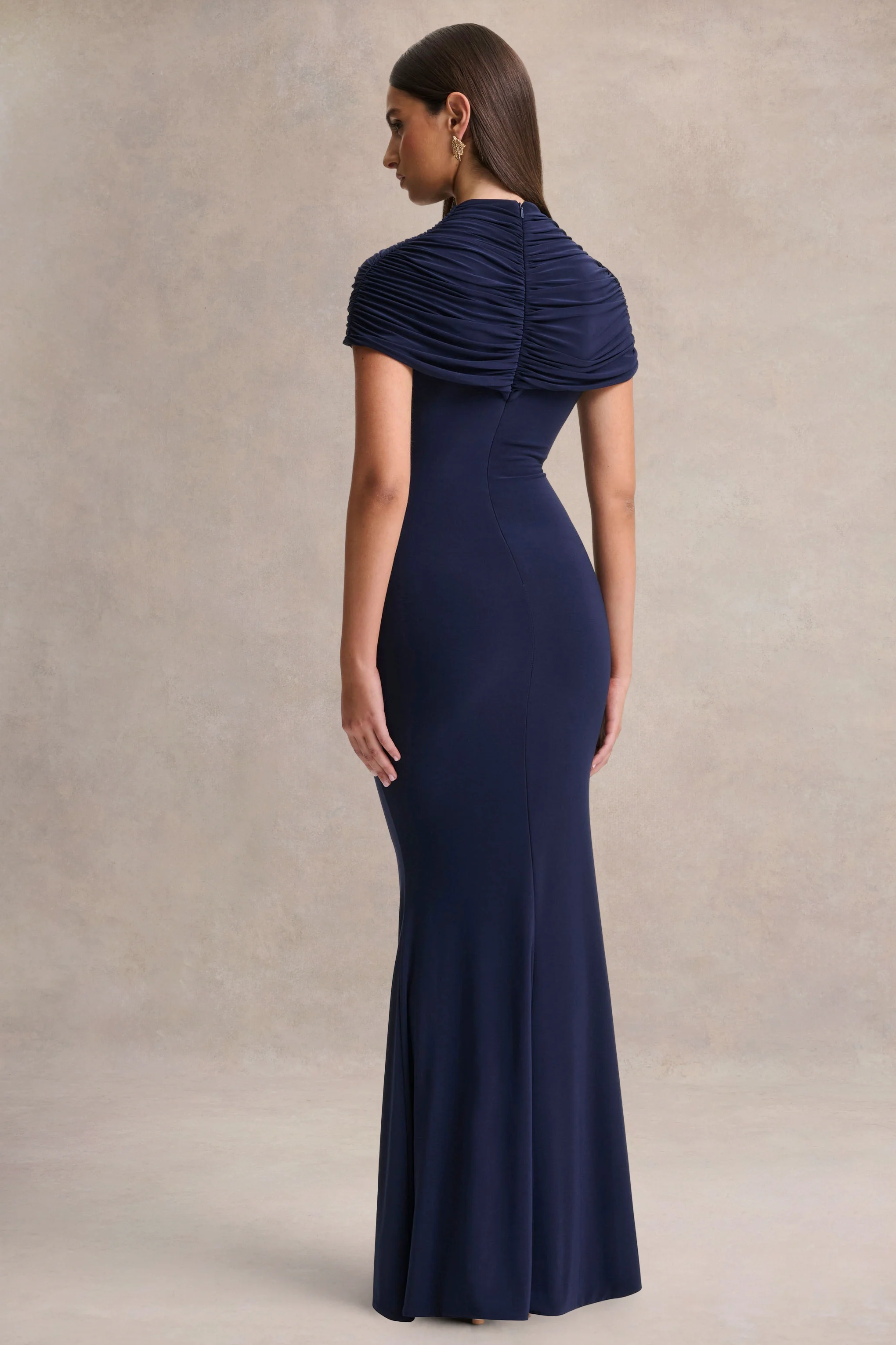 Azaria | Marineblauwe Hoge Hals Maxi Jurk Met Gerimpelde Details - Image 2