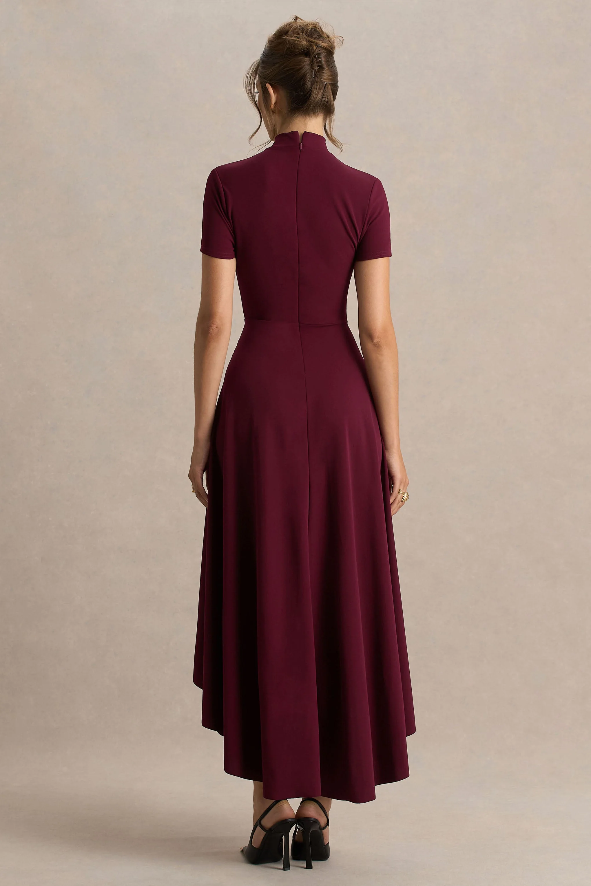 Bellona | Bordeaux Hoog-Lage Midi Jurk Met Hoge Hals - Image 2