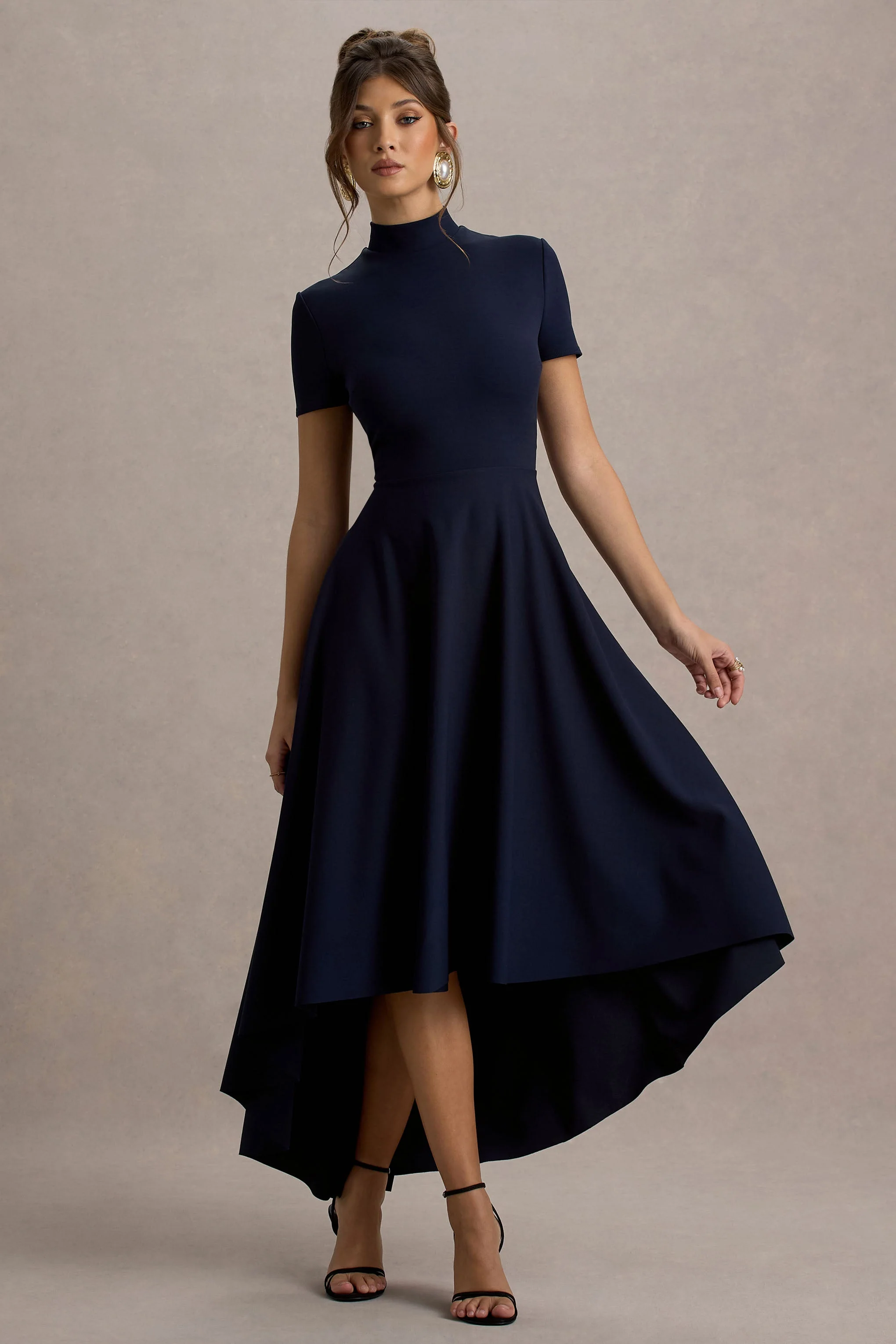 Bellona | Marineblauwe Hoge Hals Midi Jurk Met Hoog-Lage Zoom - Image 6