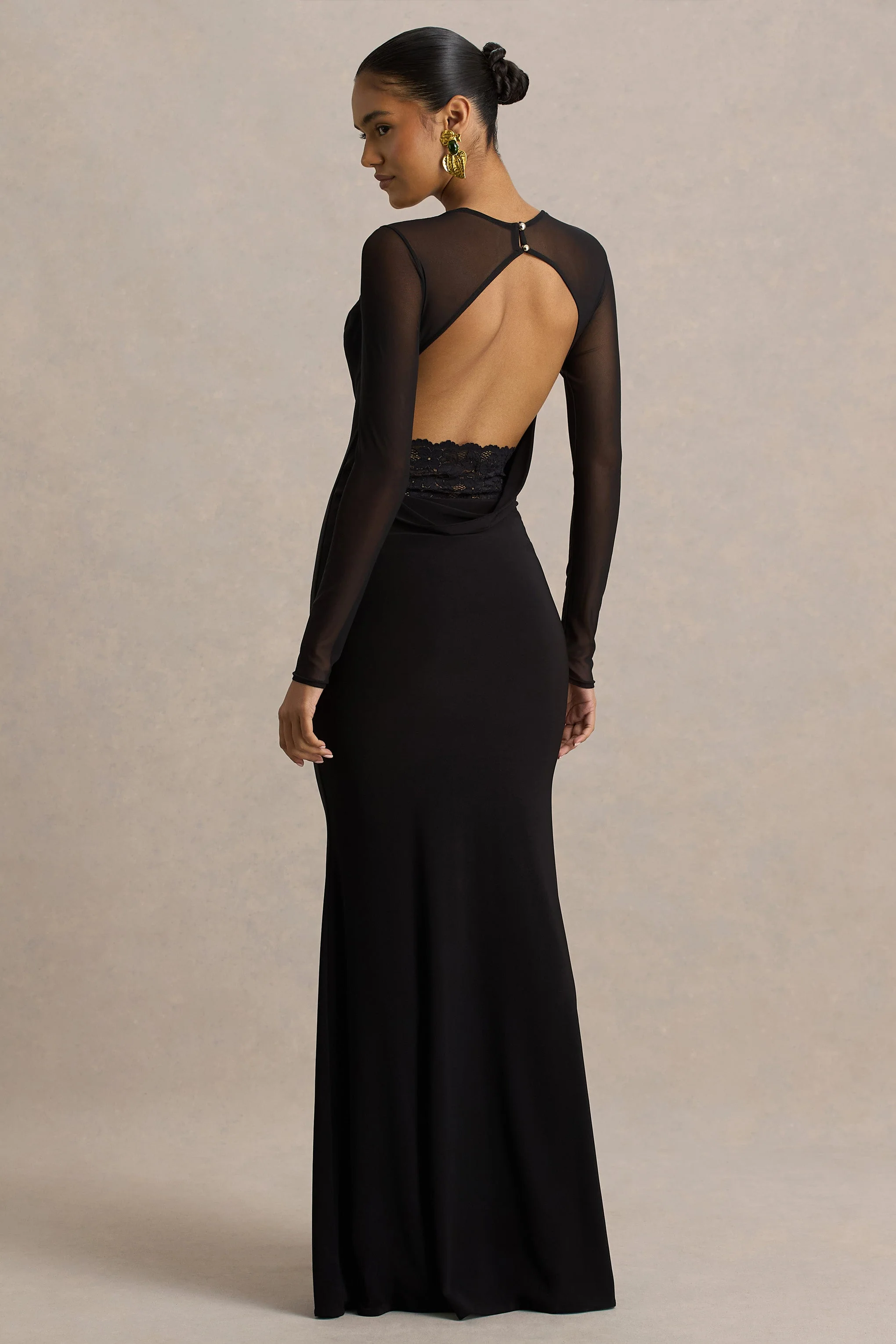 Bethan | Zwarte Draperend Hals Maxi Jurk Met Mesh Mouwen En Open Rug - Image 2