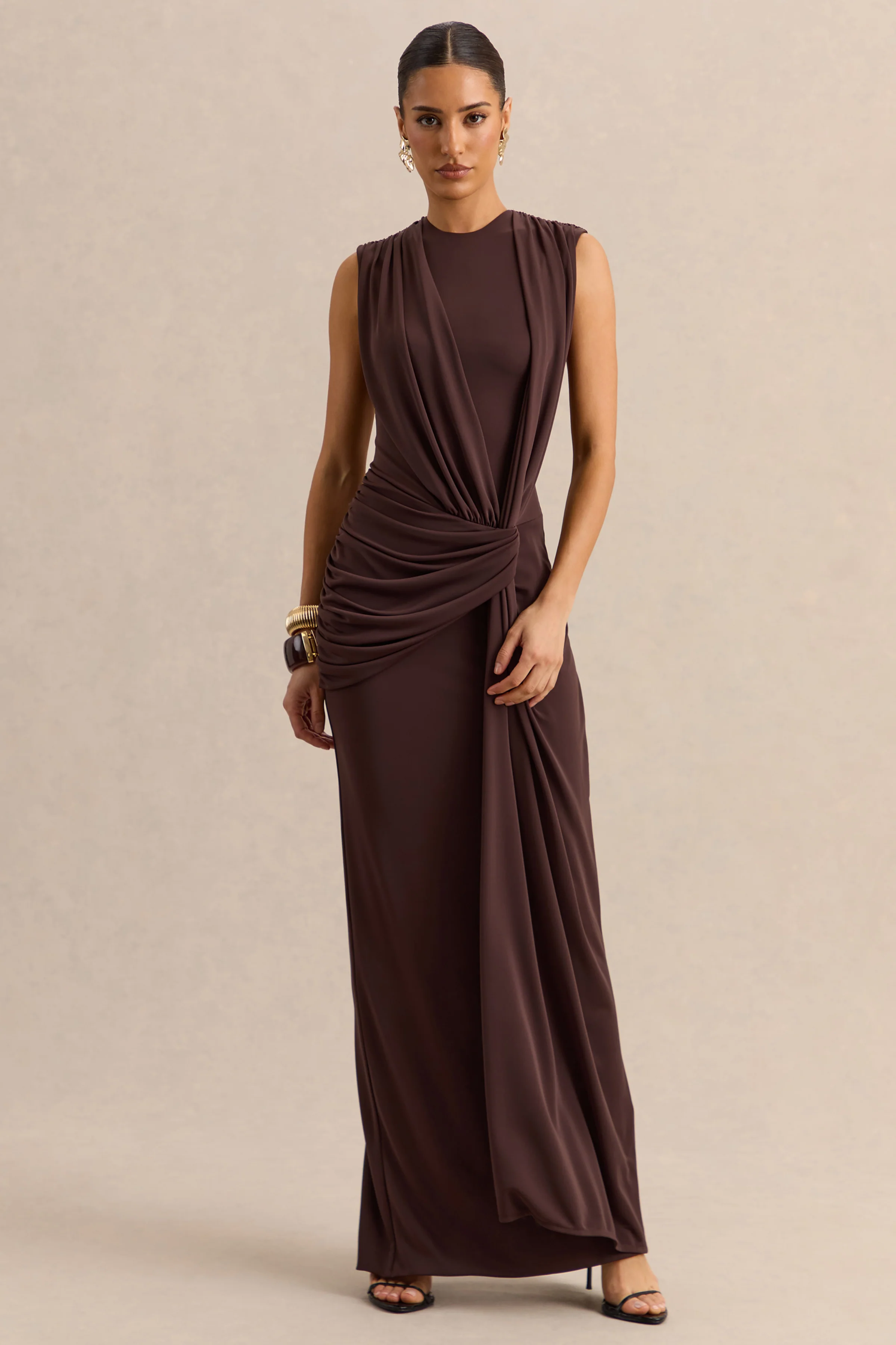 Blythia | Bruine Ronde Hals Maxi Jurk Met Geplooide Details