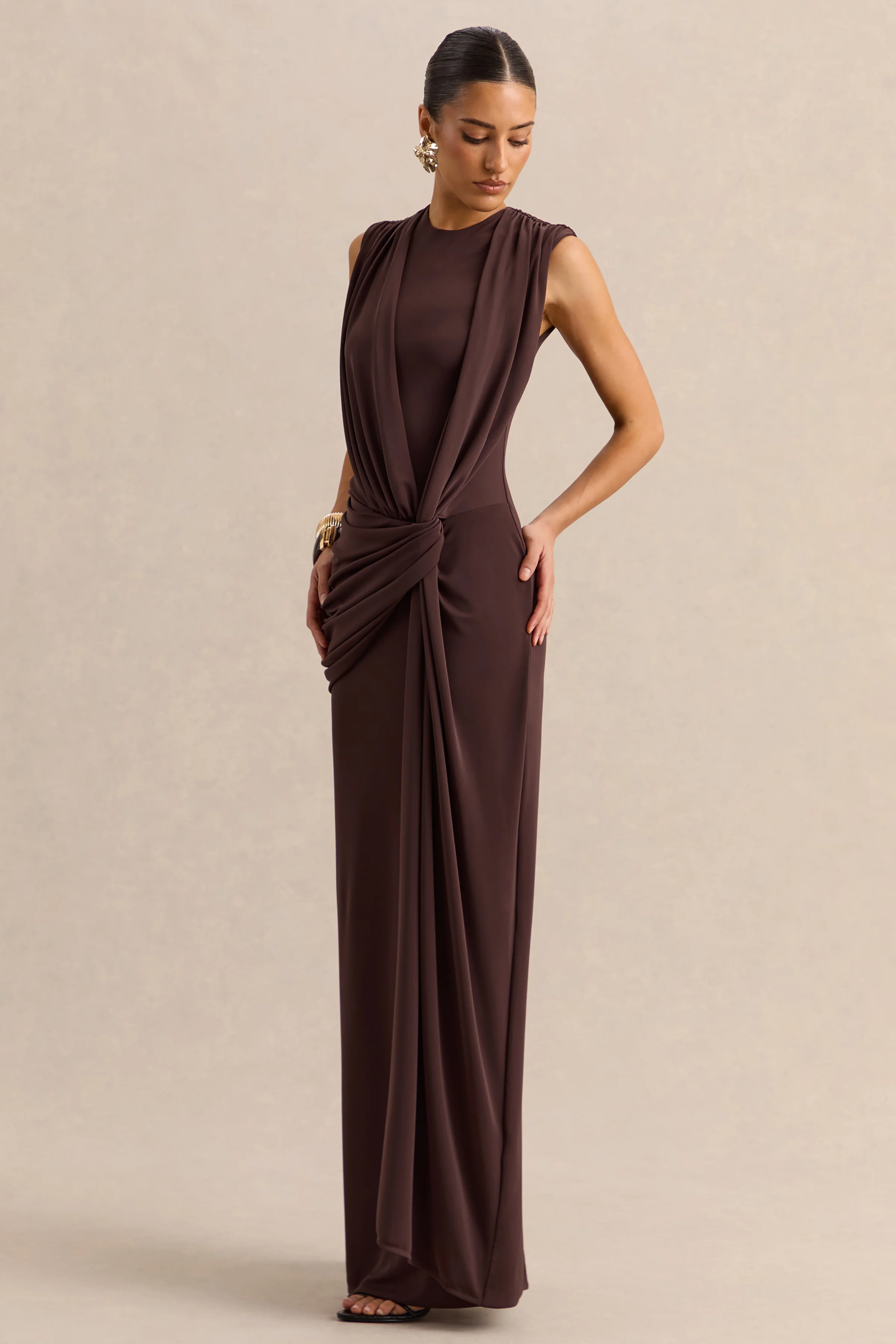 Blythia | Bruine Ronde Hals Maxi Jurk Met Geplooide Details - Image 6