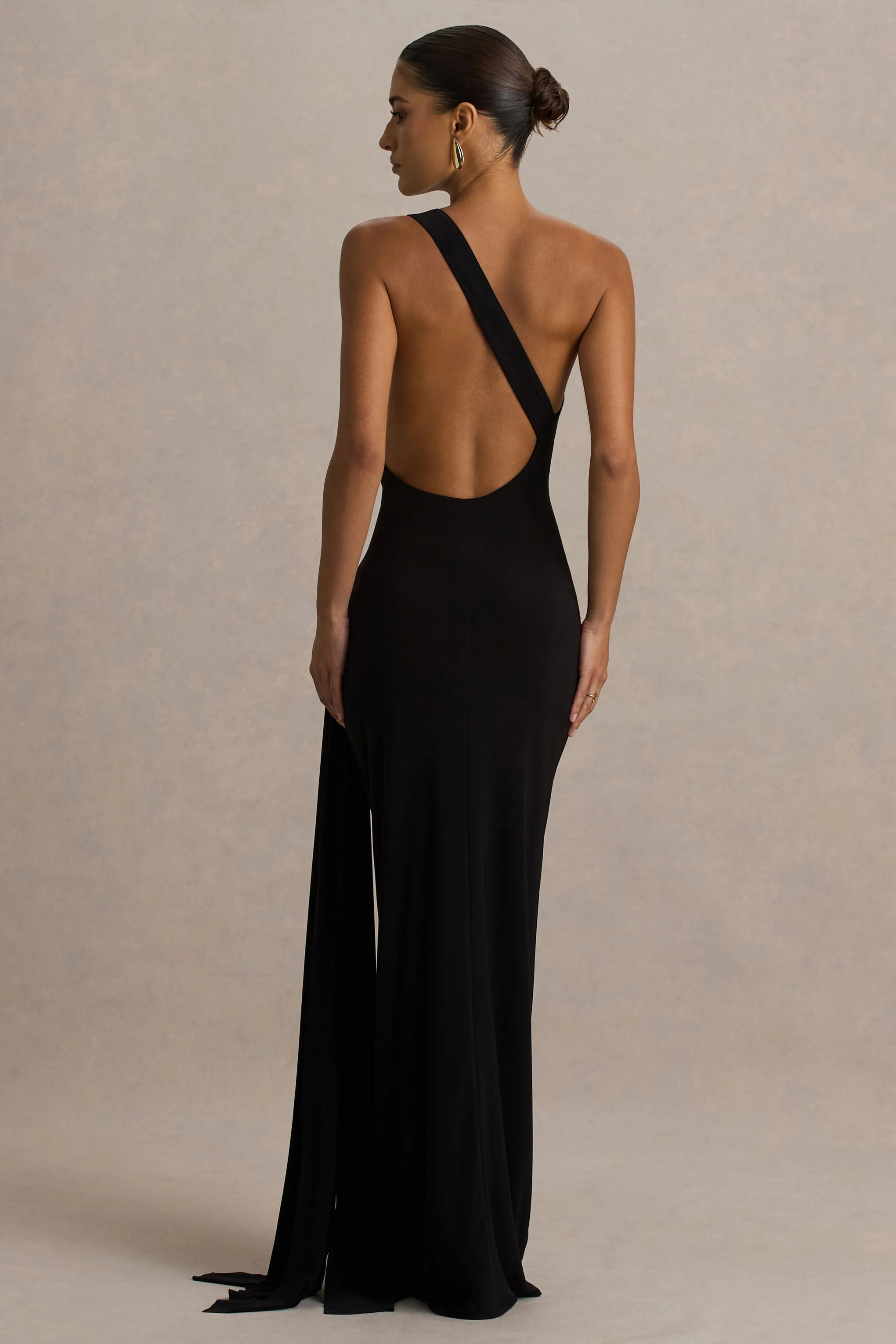 Bonnie | Zwarte Asymmetrische Hals Maxi Jurk Met Open Rug - Image 2