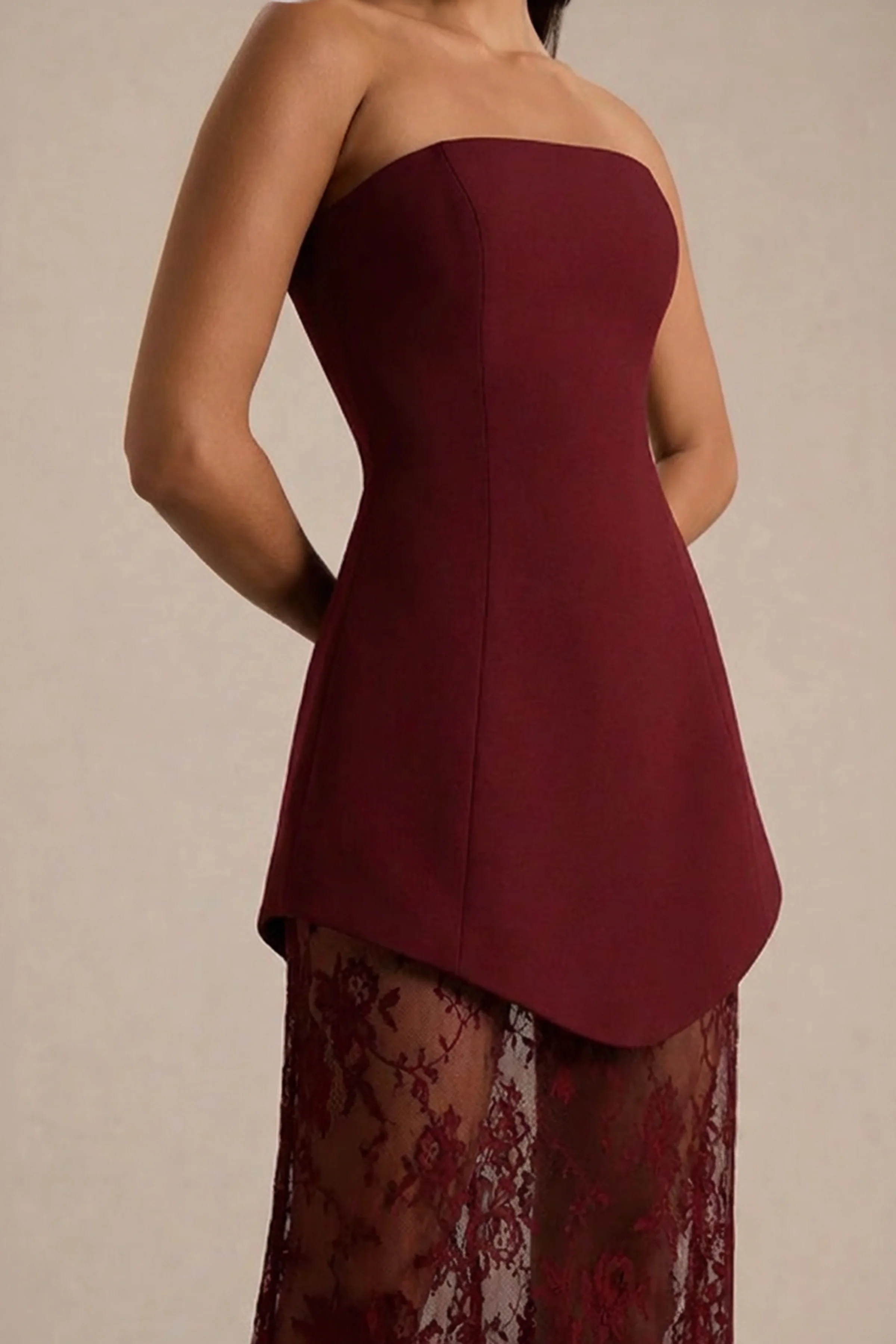 Brandi | Bordeaux Bandeau Maxi Jurk Met kanten Rok - Image 3