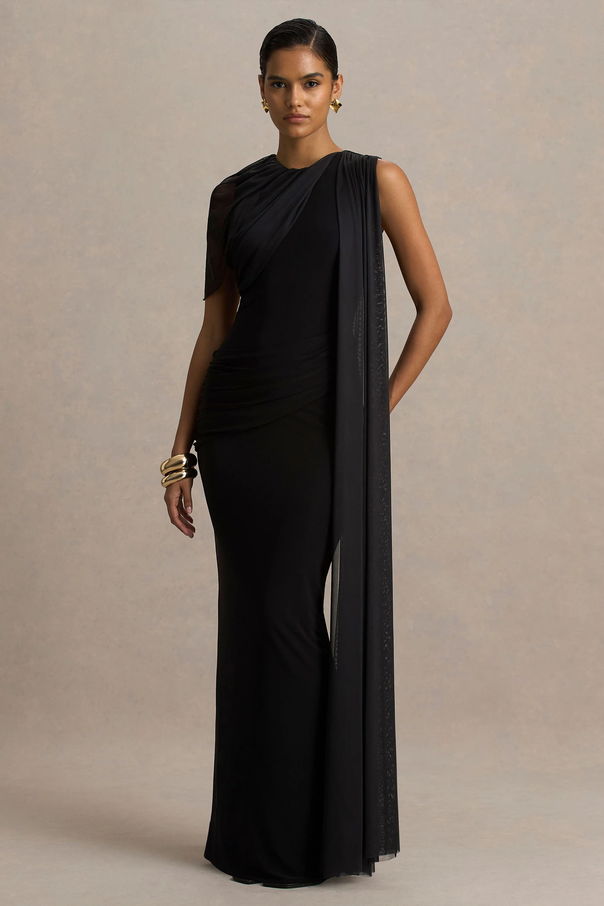 Brenda | Zwarte Maxi Jurk Met Cape Mouw En Ceintuur